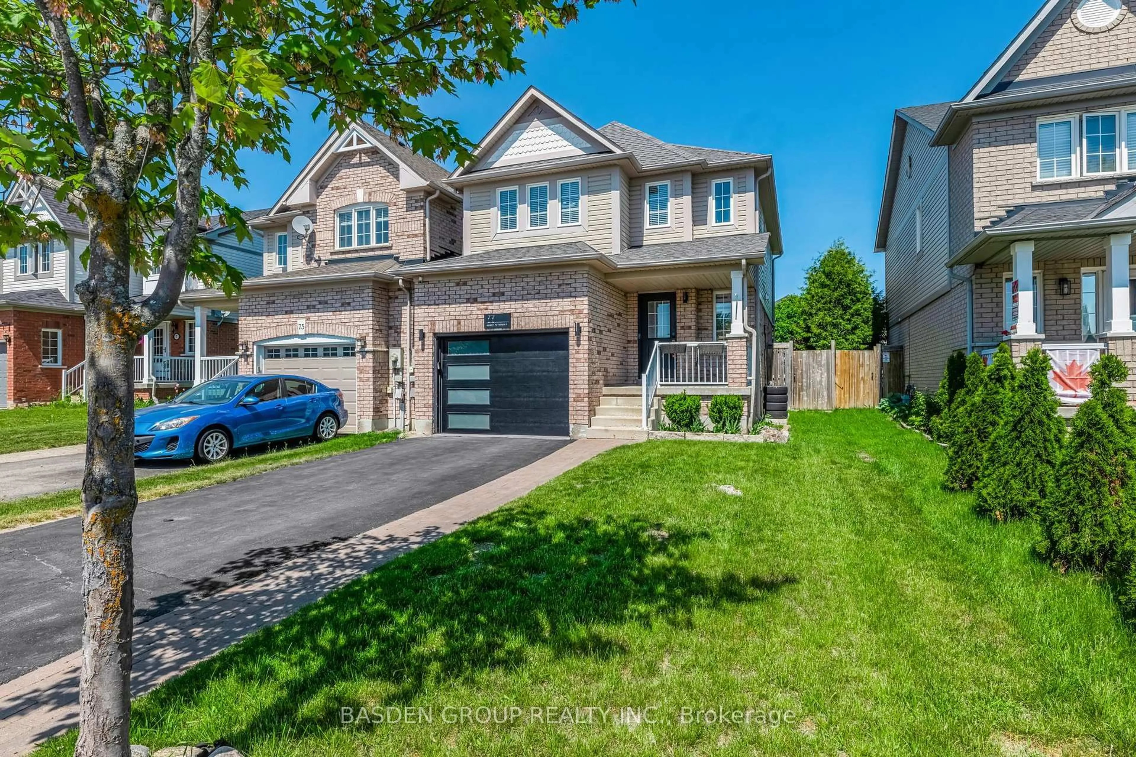 Home with brick exterior material, street for 77 Bird St, Barrie Ontario L4N 0X3