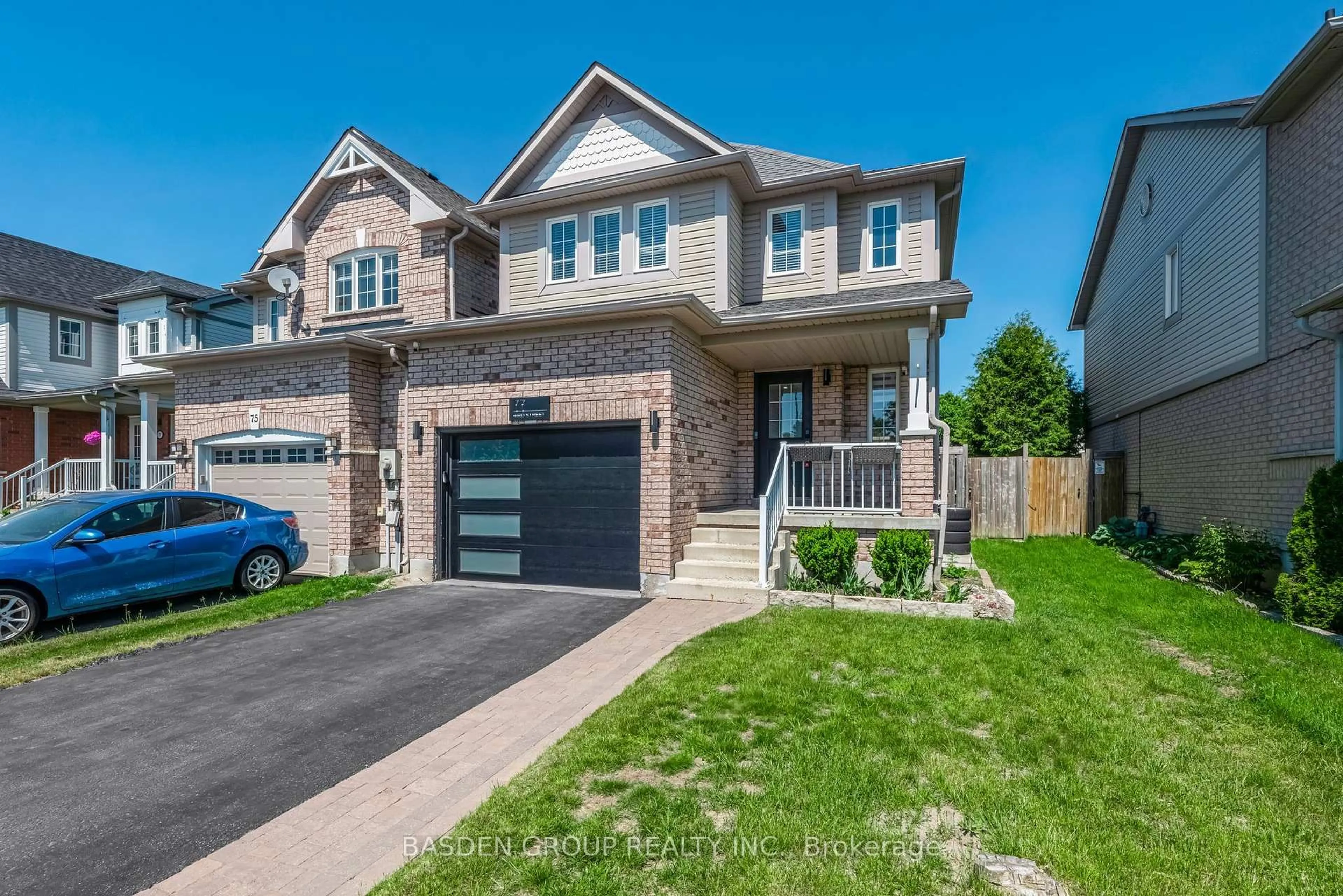 Home with brick exterior material, street for 77 Bird St, Barrie Ontario L4N 0X3