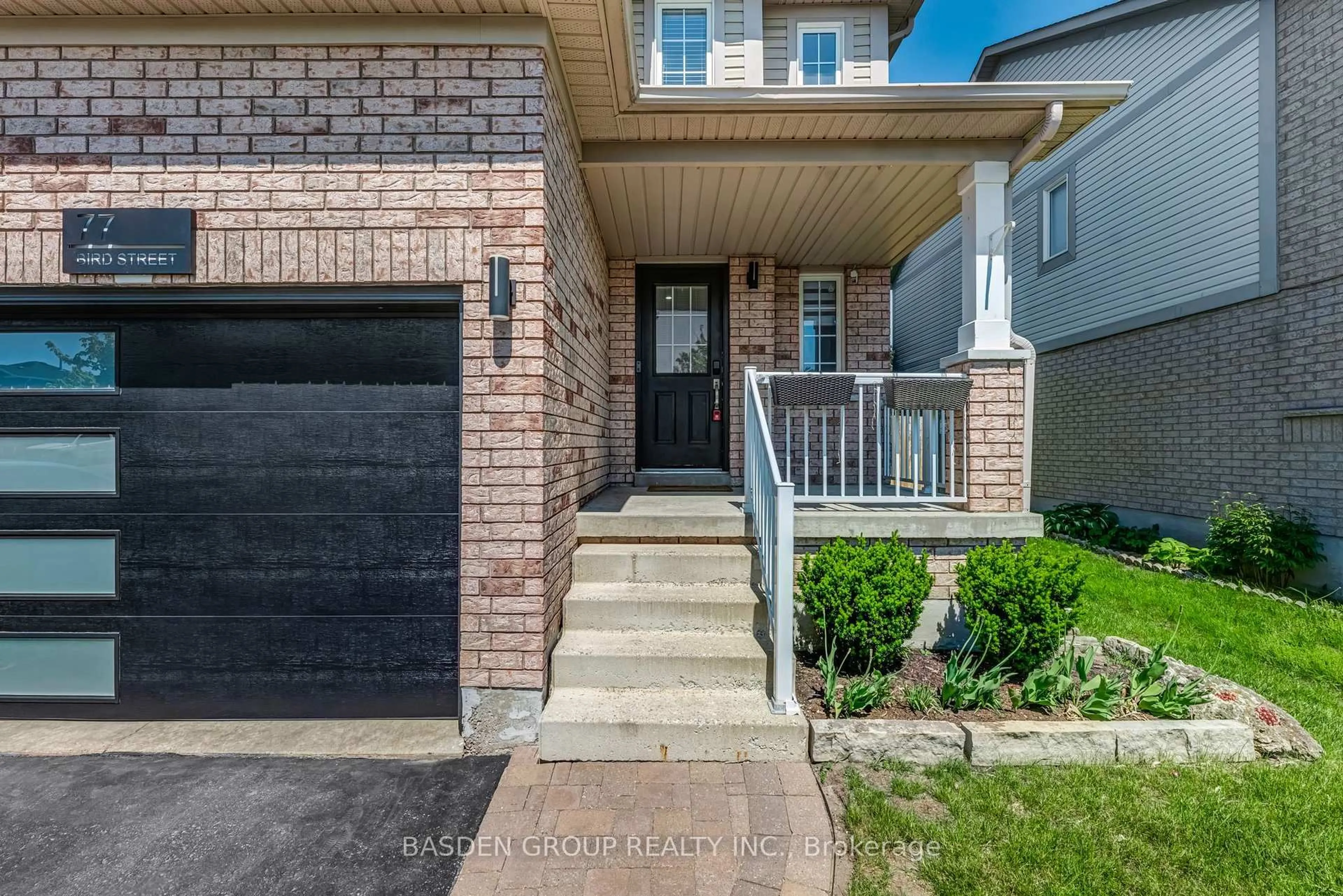 Home with brick exterior material, street for 77 Bird St, Barrie Ontario L4N 0X3
