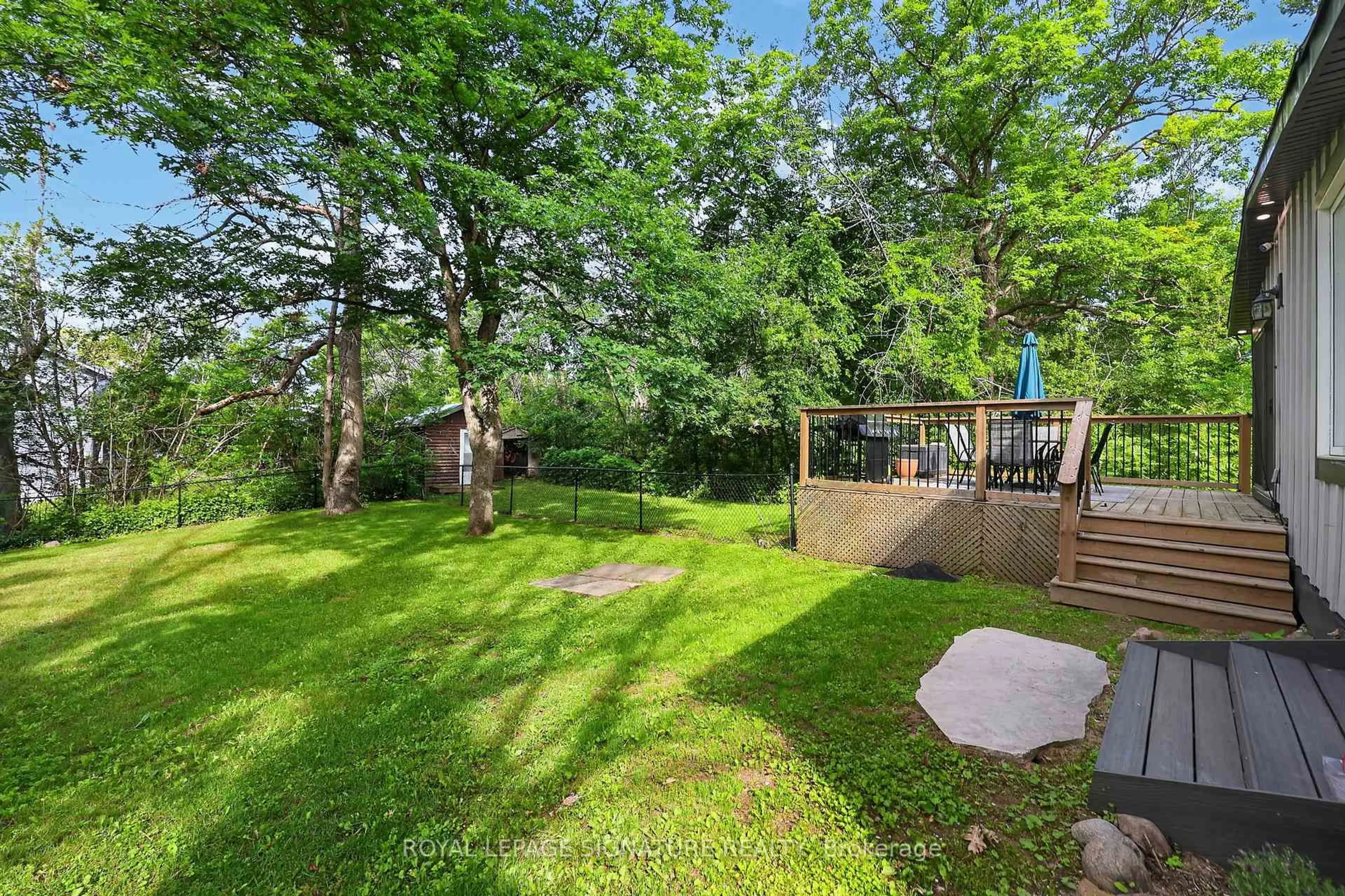 Patio, forest/trees view for 68 Forest Harbour Pkwy, Tay Ontario L0K 2C0