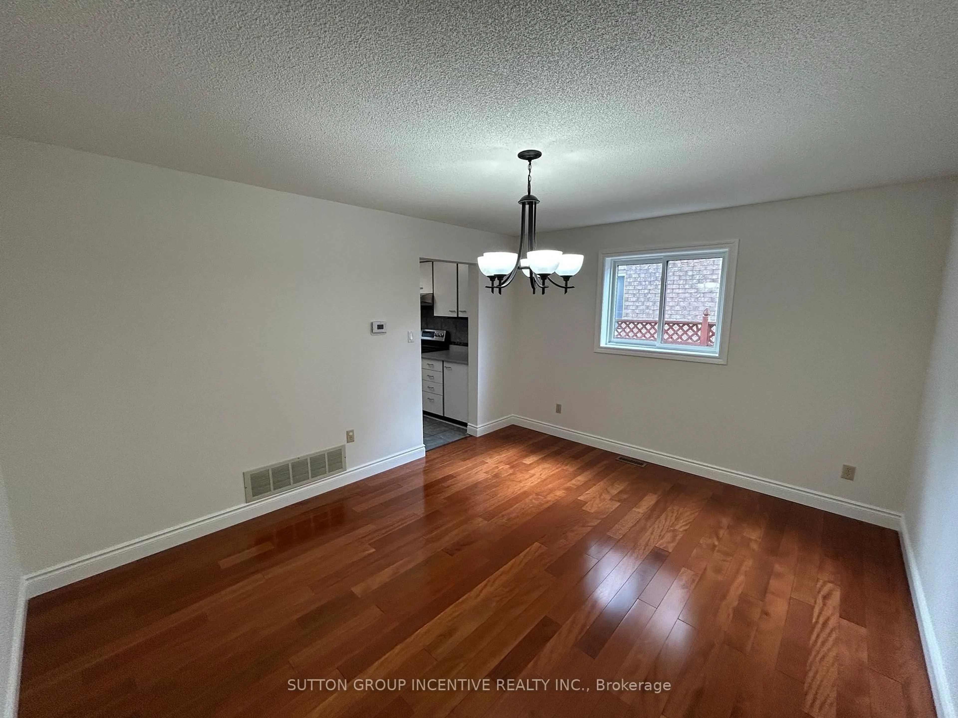 A pic of a room for 189 Hanmer St, Barrie Ontario L4N 7J9