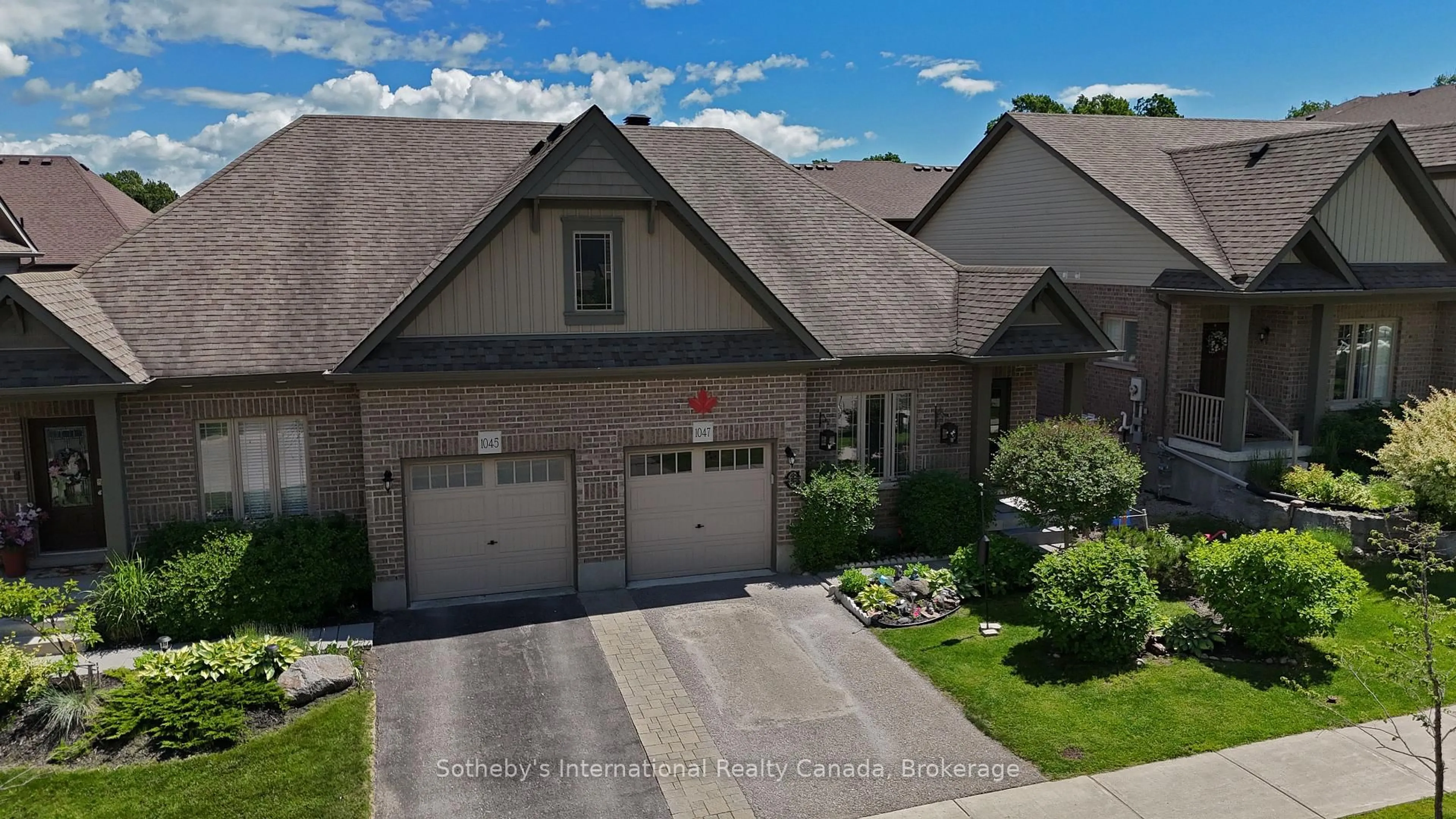 A pic from outside/outdoor area/front of a property/back of a property/a pic from drone, street for 1047 Cook Dr, Midland Ontario L4R 0E4