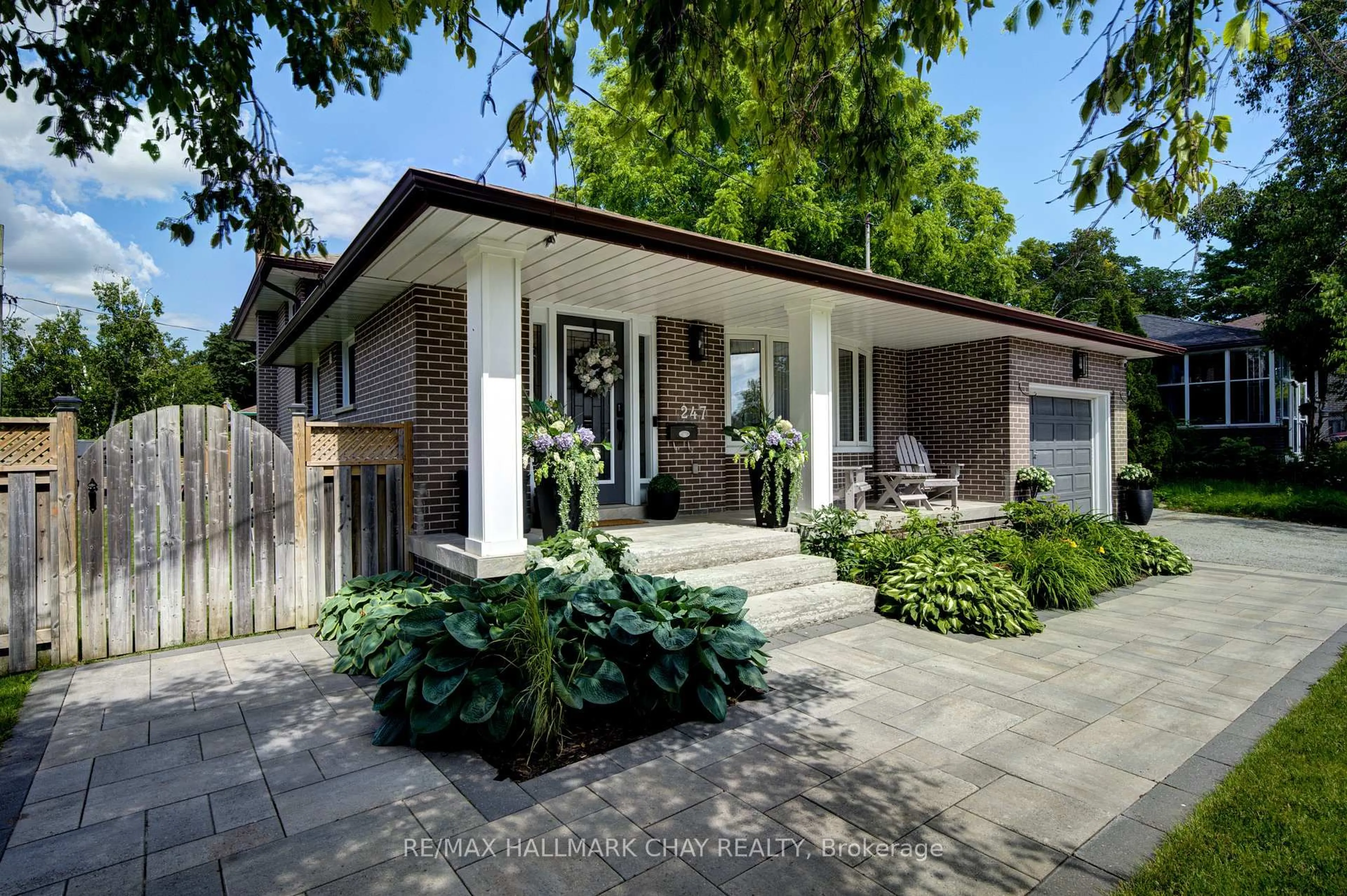 Home with brick exterior material, street for 247 St. Vincent St, Barrie Ontario L4M 3Z7