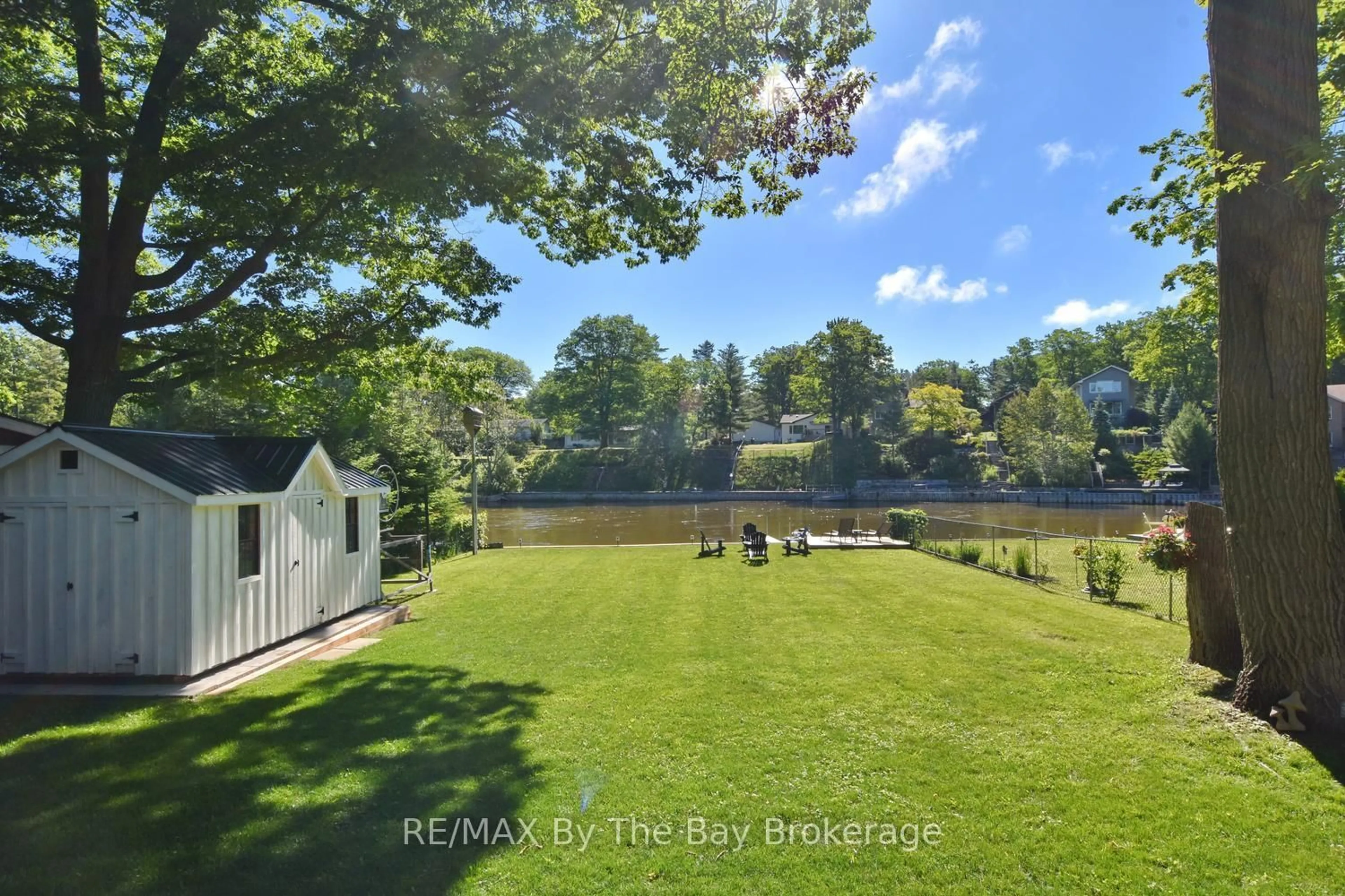 A pic from outside/outdoor area/front of a property/back of a property/a pic from drone, water/lake/river/ocean view for 175 32nd St, Wasaga Beach Ontario L9Z 2S6