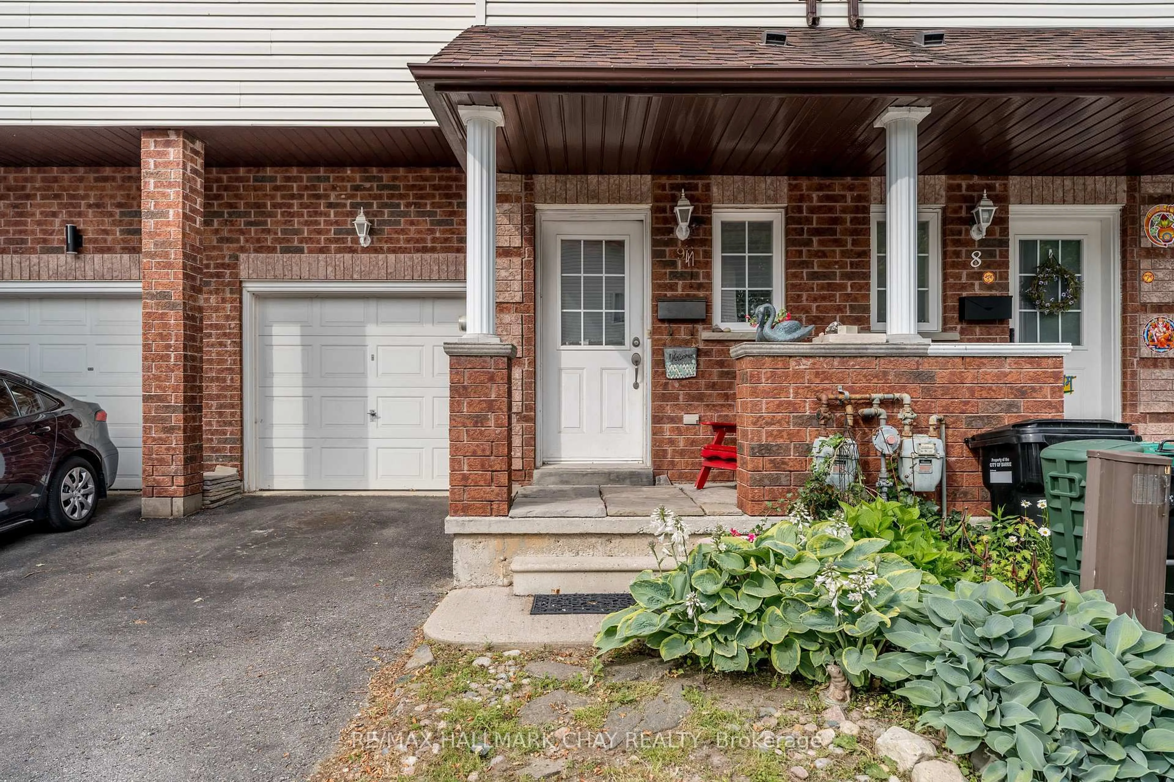 Home with brick exterior material, street for 488 Yonge St #9, Barrie Ontario L4N 4E2