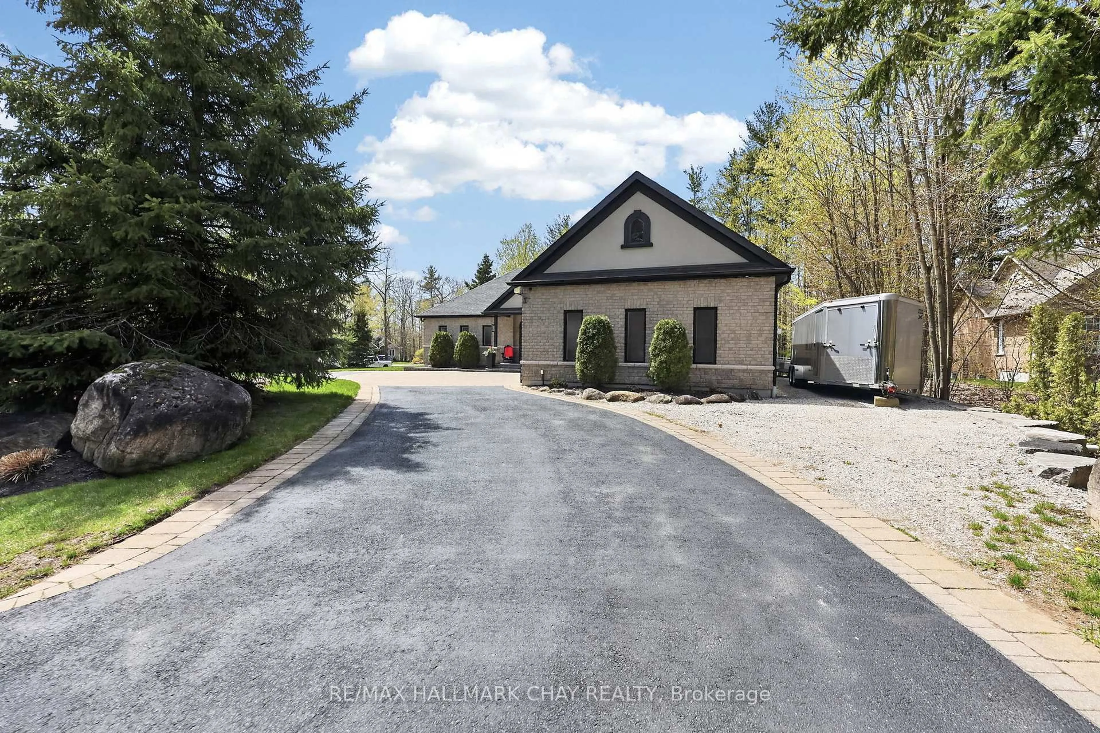 A pic from outside/outdoor area/front of a property/back of a property/a pic from drone, street for 25 Laddie Lane, Springwater Ontario L9X 0C3