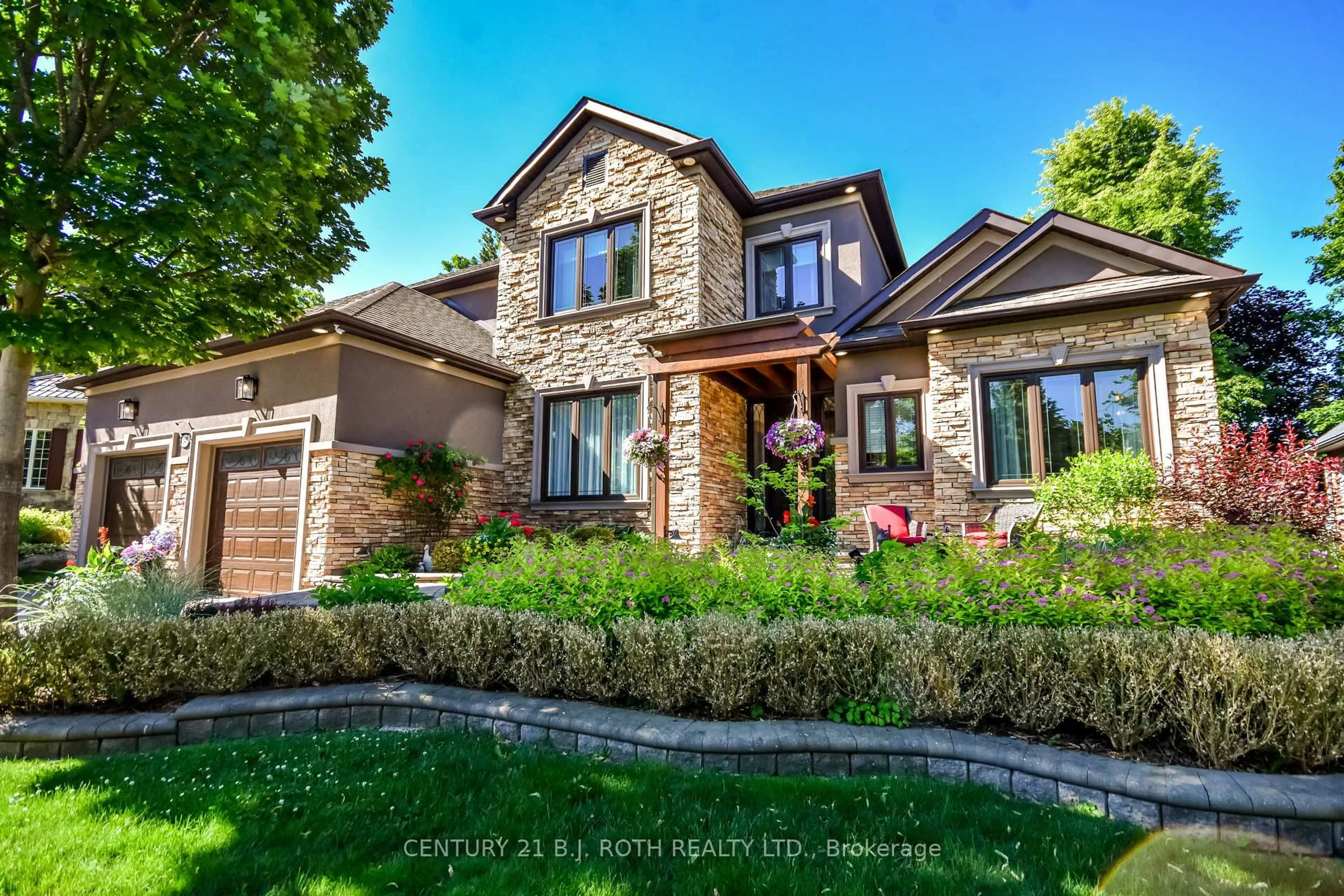 Home with brick exterior material, street for 140 Wildwood Tr, Barrie Ontario L4N 7Z7