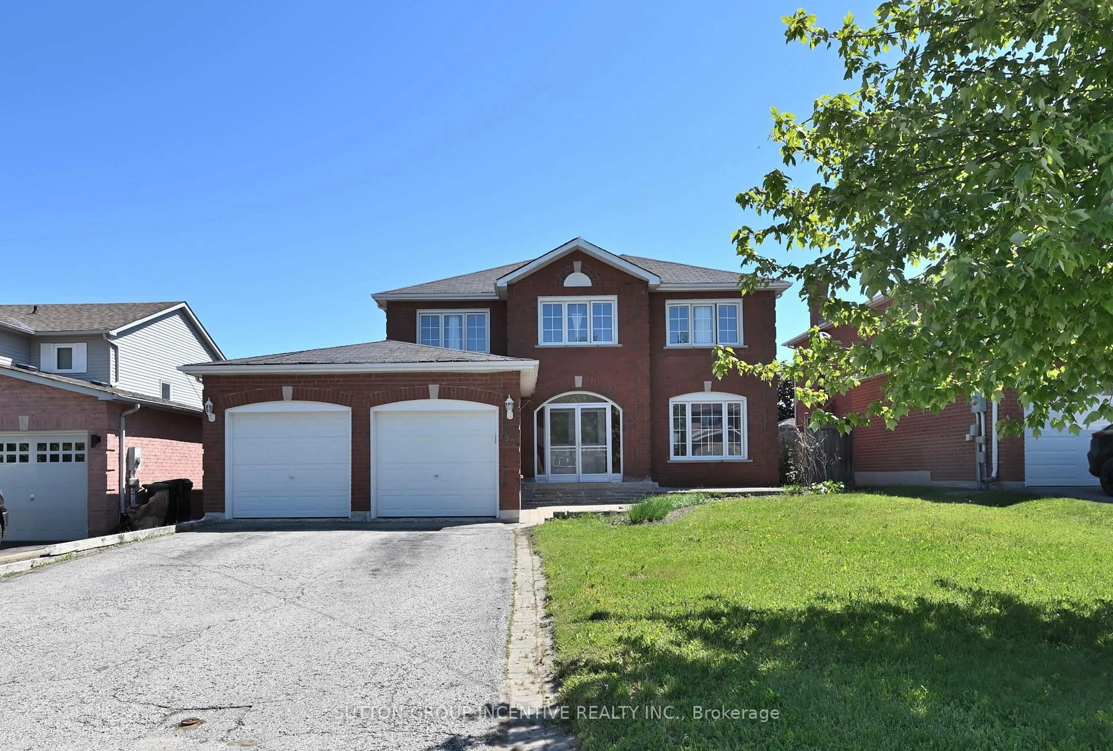 Home with brick exterior material, street for 98 CARDINAL St, Barrie Ontario L4M 6E3