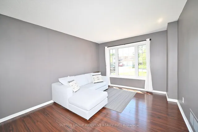 98 CARDINAL St, Barrie 5