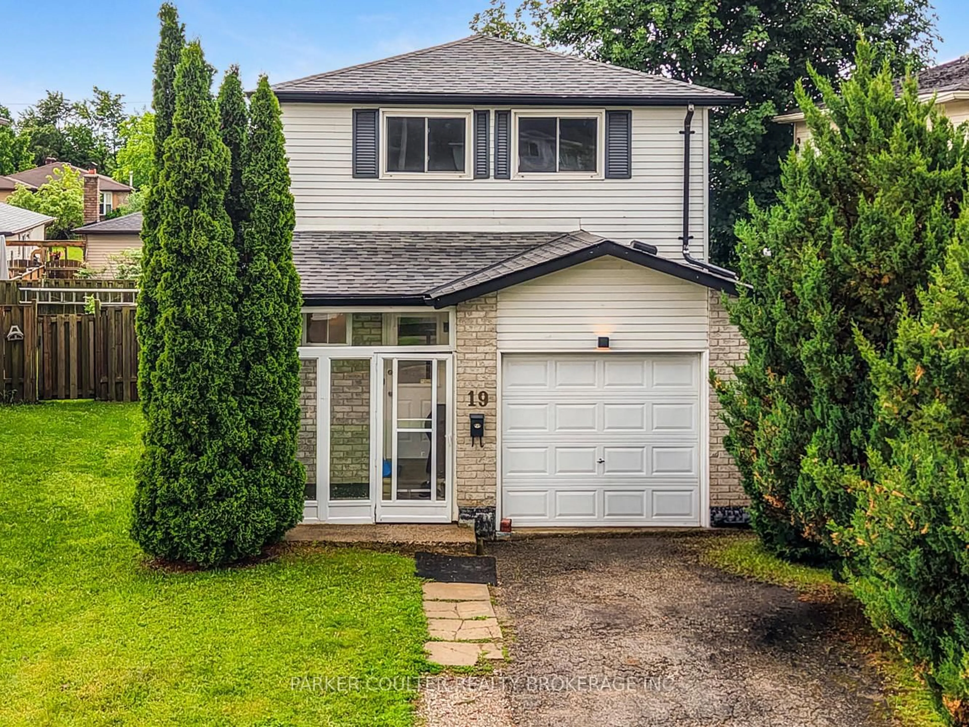 Home with vinyl exterior material, street for 19 Corbett Dr, Barrie Ontario L4M 5T1