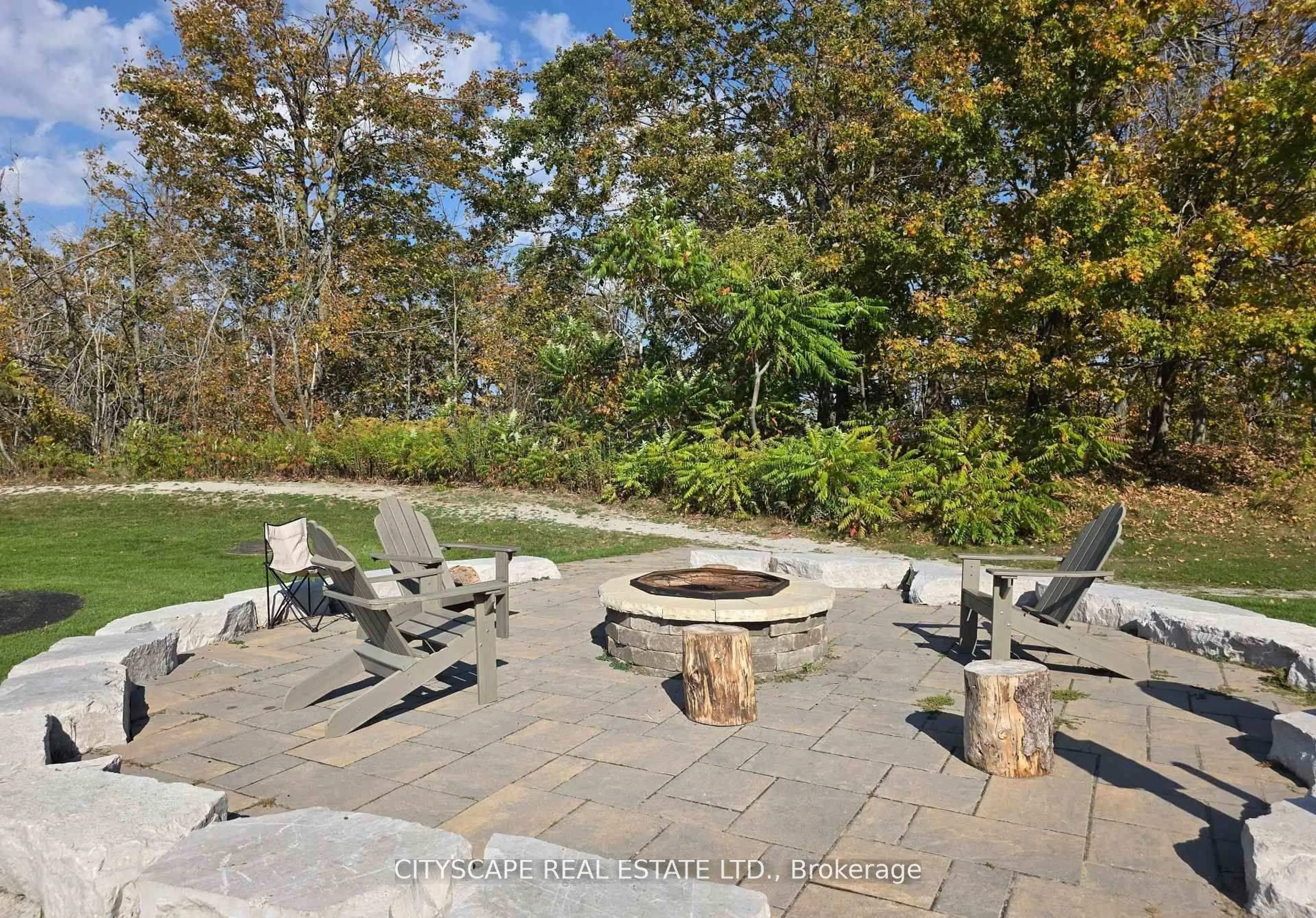 Patio, water/lake/river/ocean view for 90 Highland Dr #35, Oro-Medonte Ontario L0L 2L0