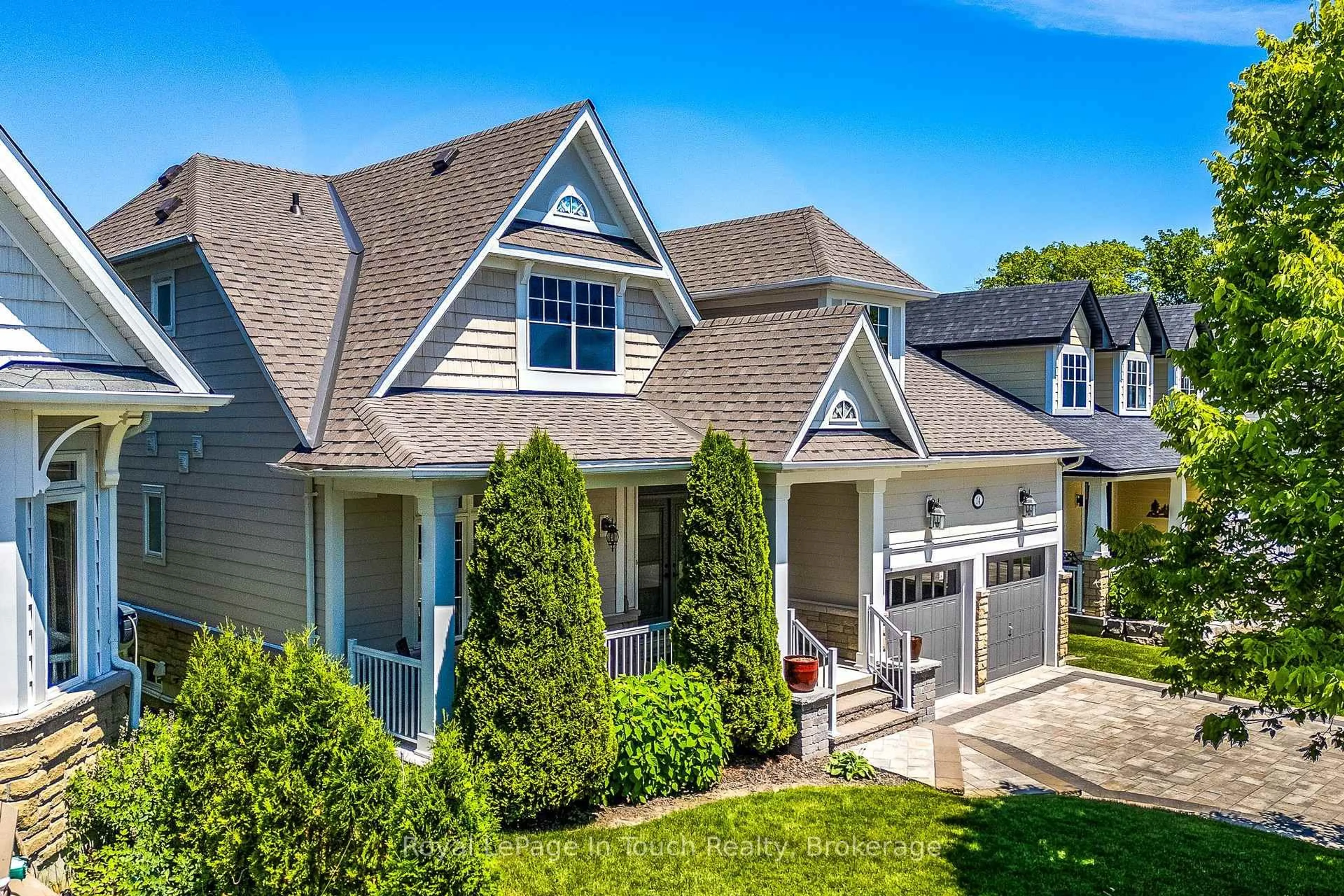 Home with vinyl exterior material, street for 14 Riverwalk Pl, Midland Ontario L4R 0B4