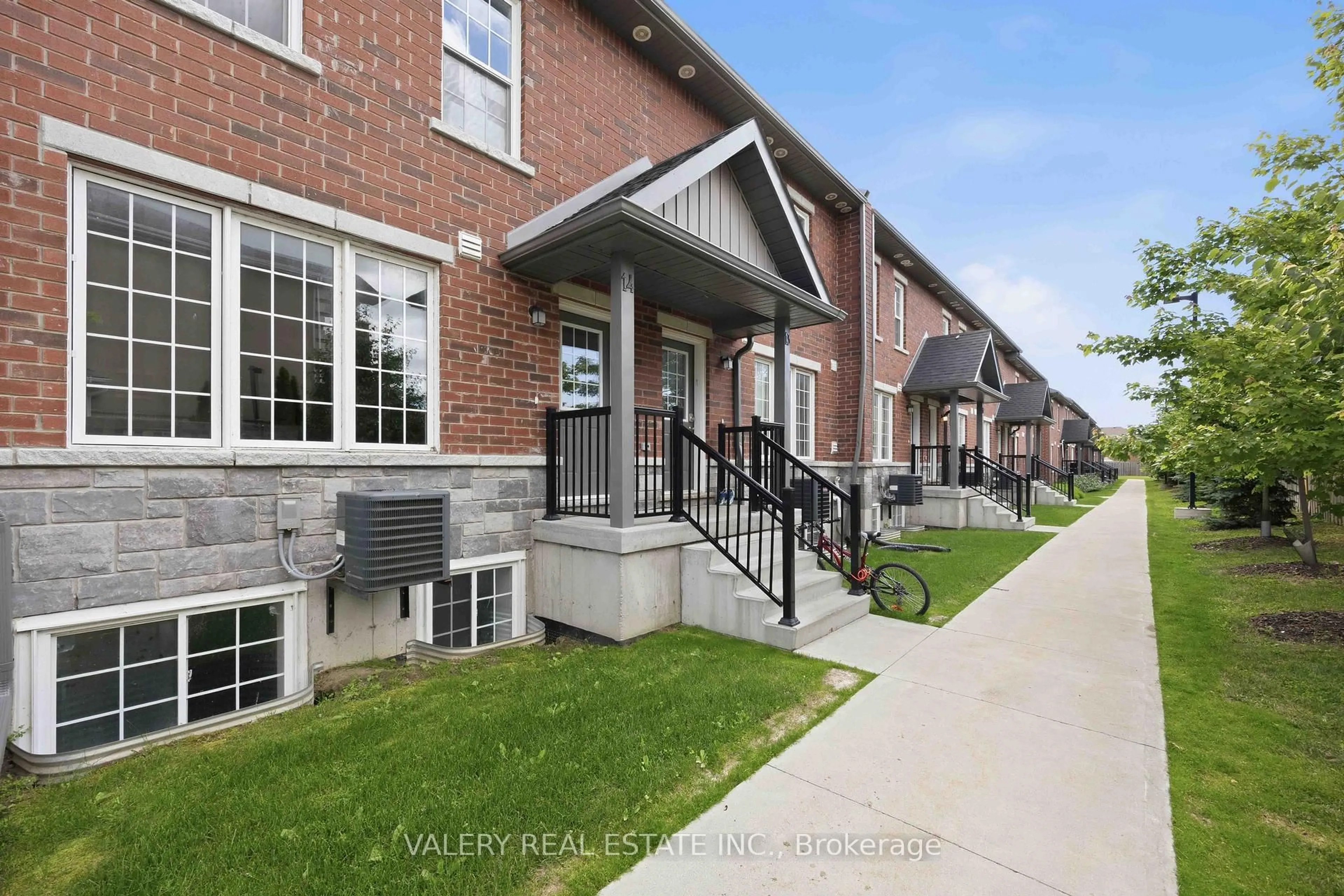 Home with brick exterior material, street for 250 Penetanguishene Rd #14, Barrie Ontario L4M 7C2