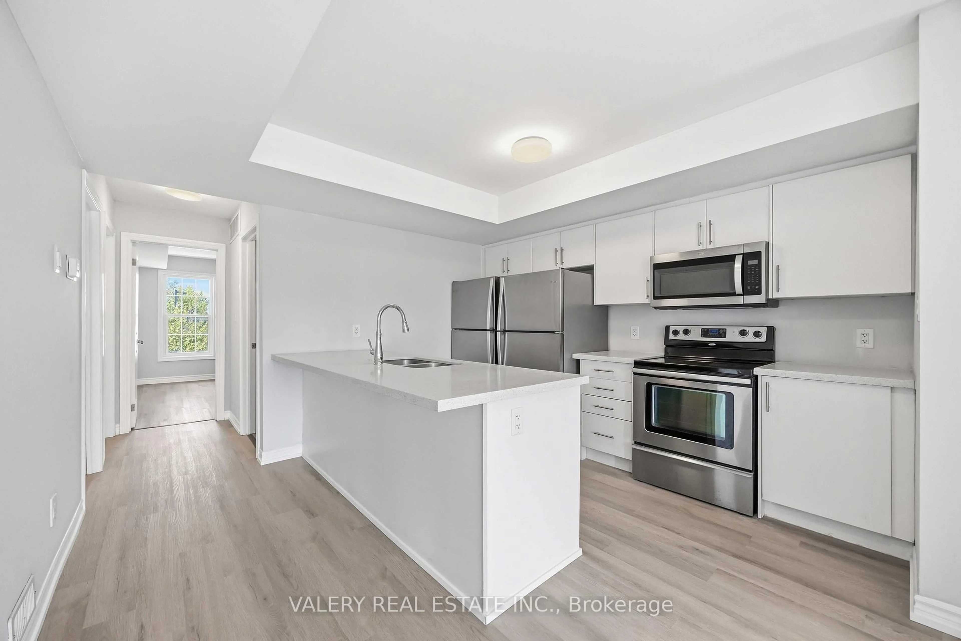 Open concept kitchen, unknown for 250 Penetanguishene Rd #7, Barrie Ontario L4M 7C2