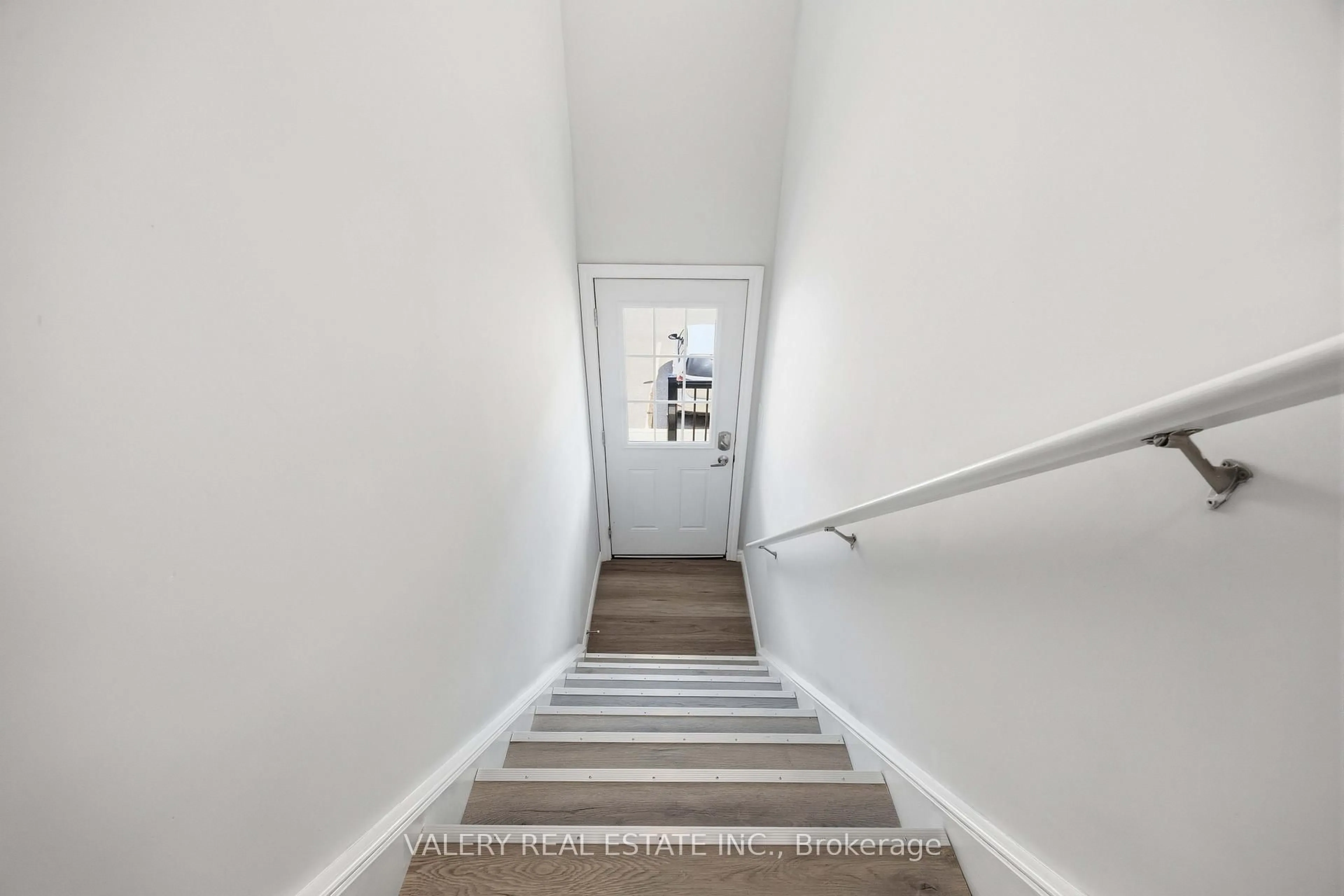 Stairs for 250 Penetanguishene Rd #7, Barrie Ontario L4M 7C2