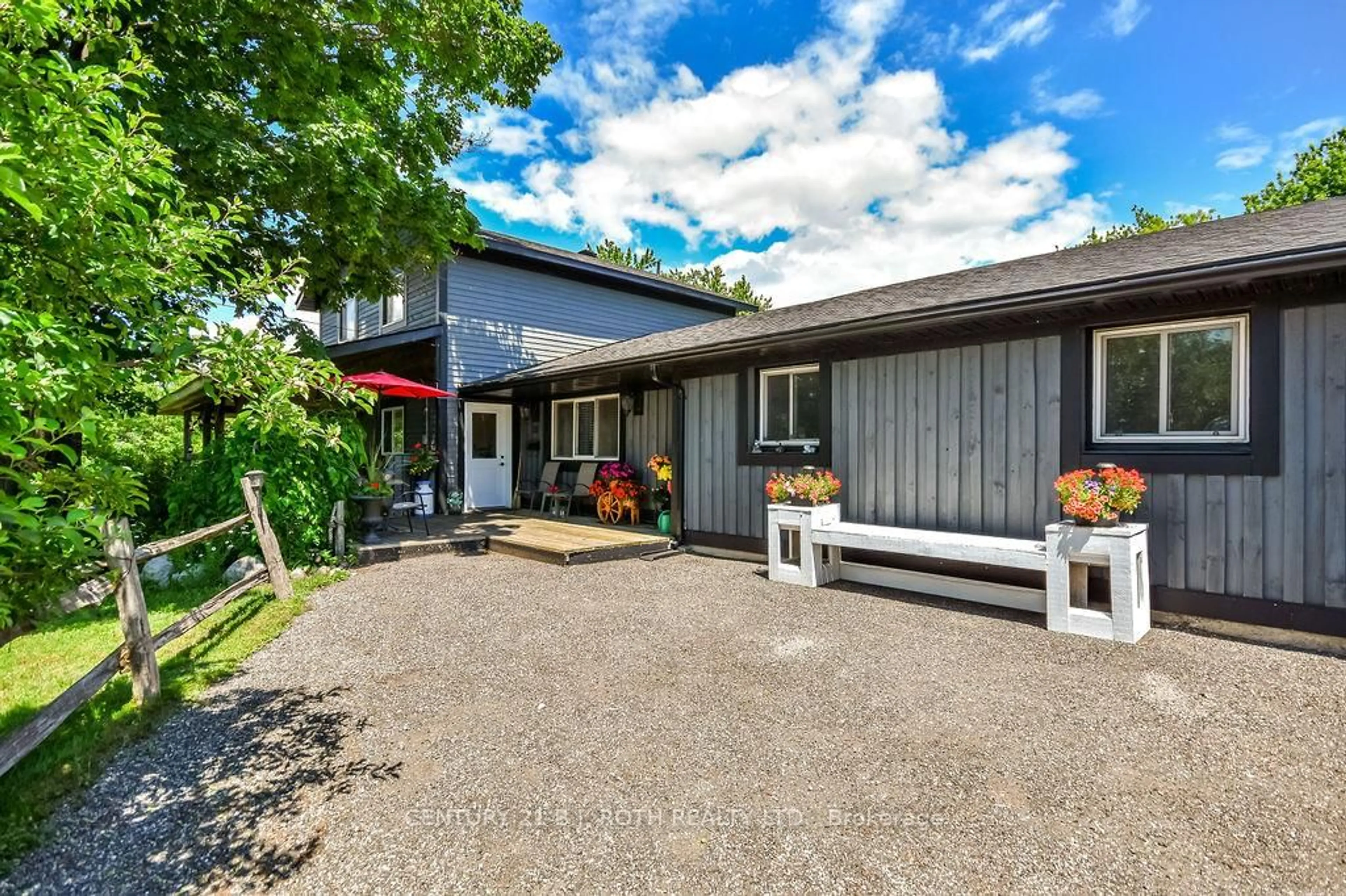 A pic from outside/outdoor area/front of a property/back of a property/a pic from drone, street for 12 PATRICIA Dr, Ramara Ontario L3V 6N1