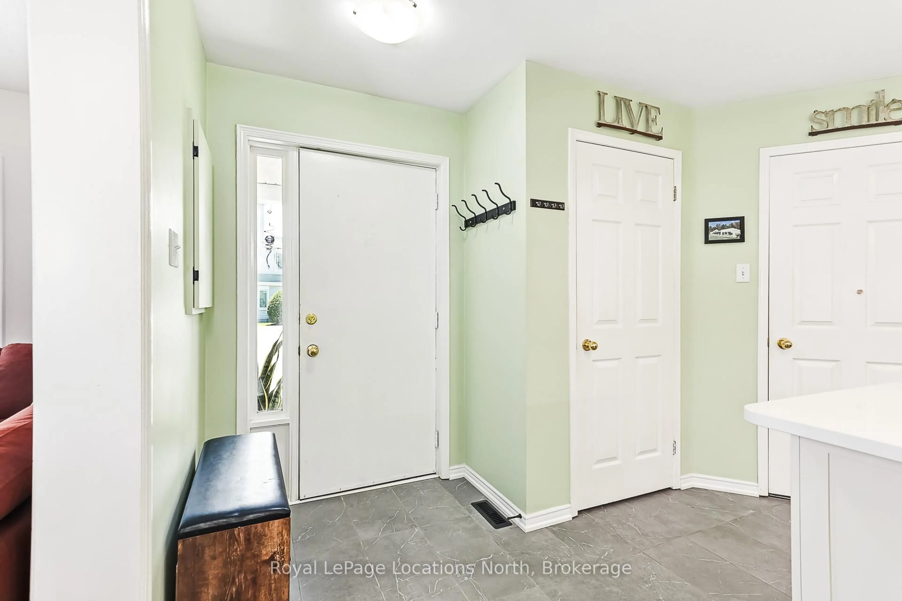 Indoor entryway for 55 Trott Blvd #139, Collingwood Ontario L9Y 5B8