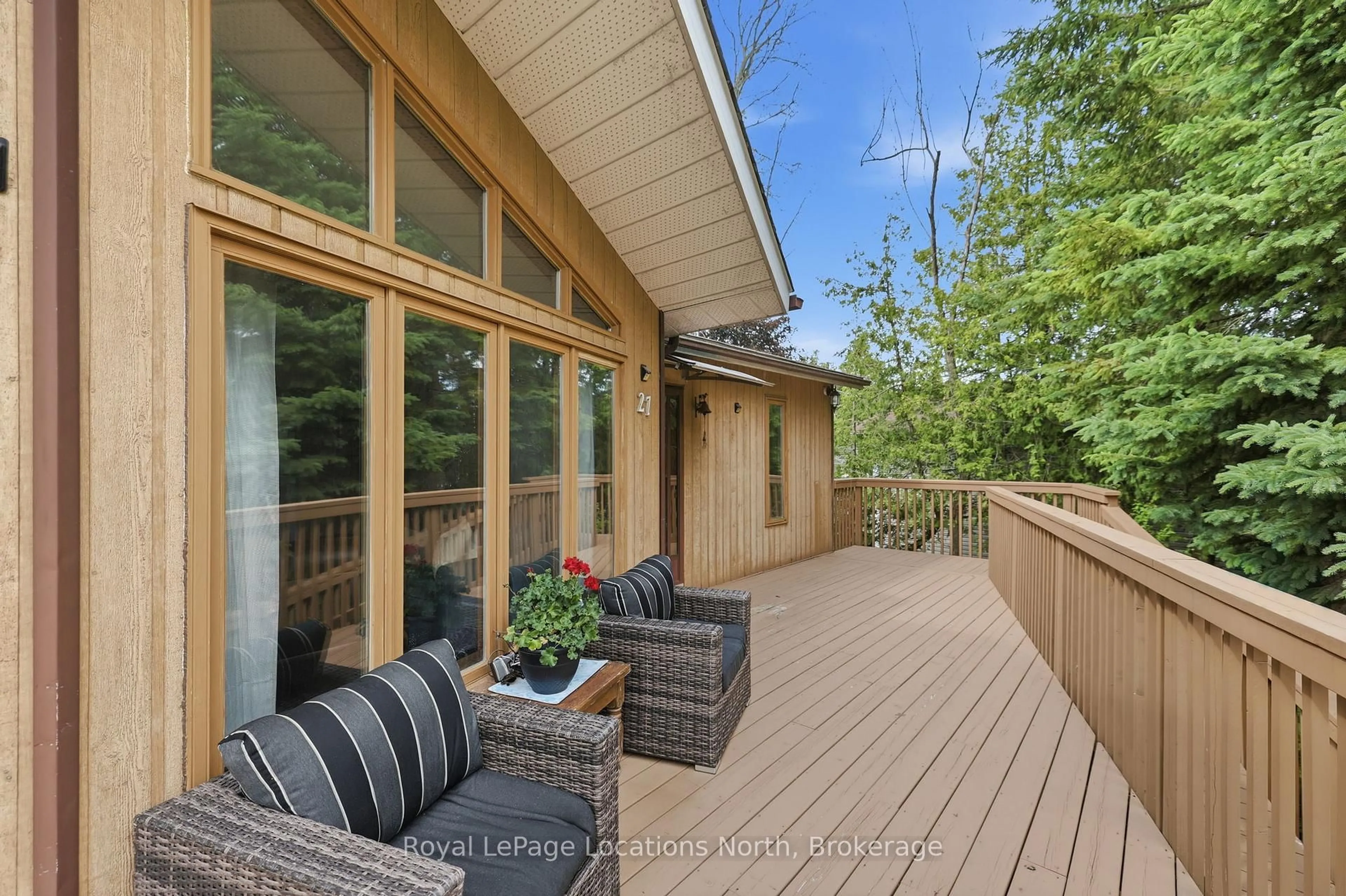 Patio, unknown for 27 York St, Collingwood Ontario L9Y 3Z1