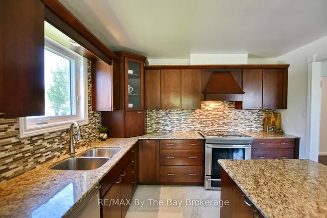 2 Birchmount Circ, Wasaga Beach 3