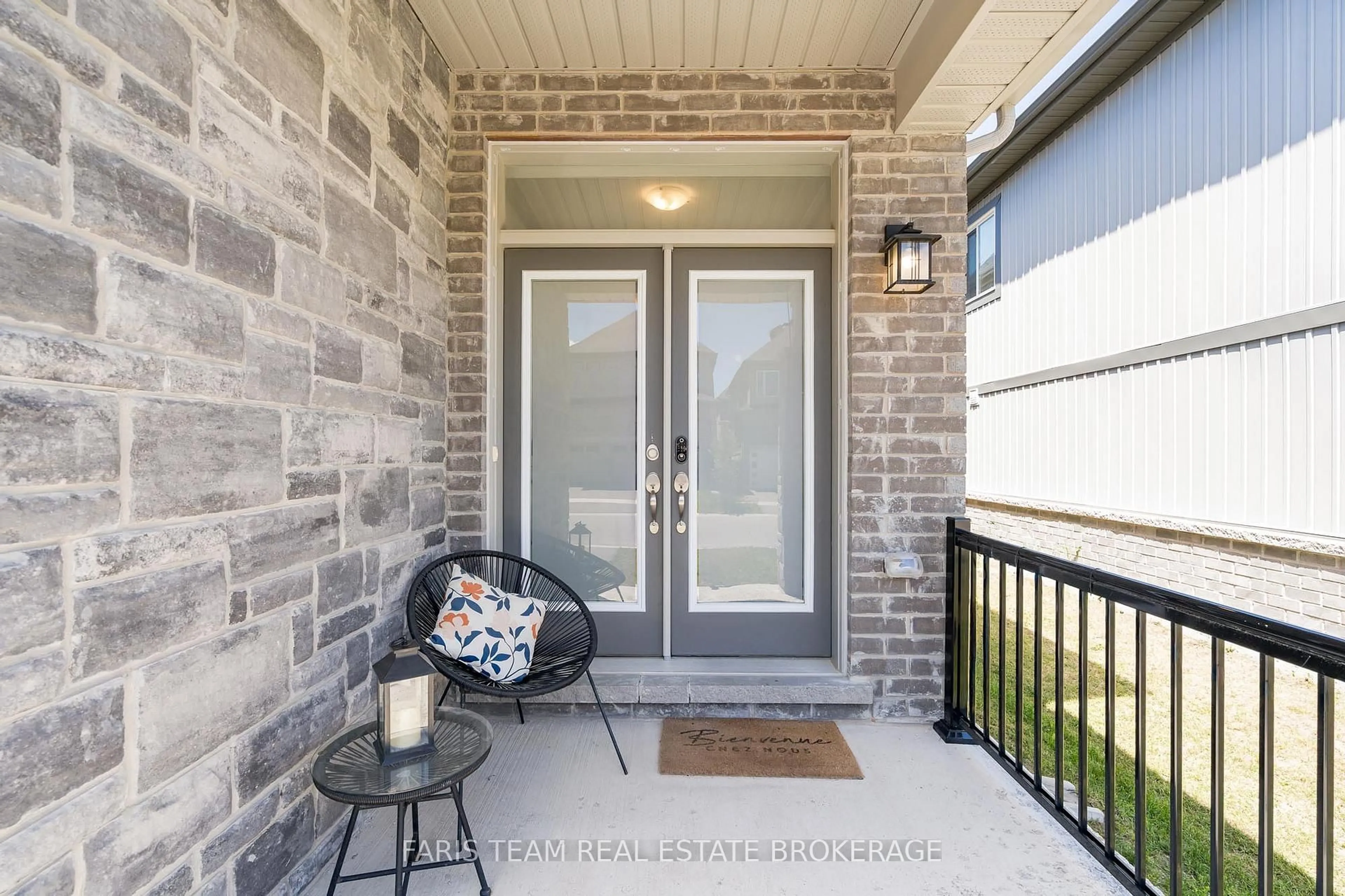 Indoor entryway for 77 Alaskan Hts, Barrie Ontario L9J 0H9