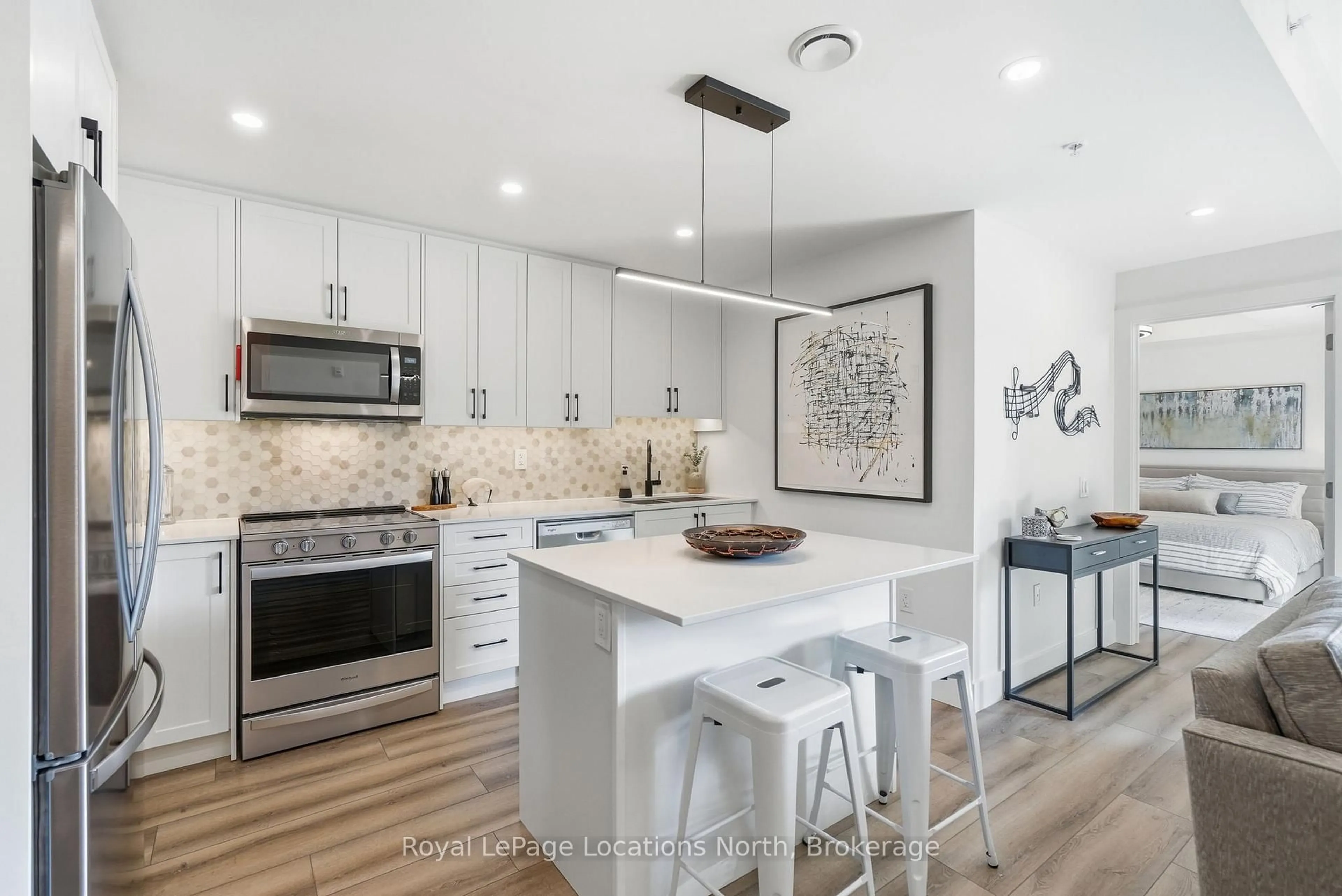 Open concept kitchen, ceramic/tile floor for 4 Kimberly Lane #125, Collingwood Ontario L9Y 5T6
