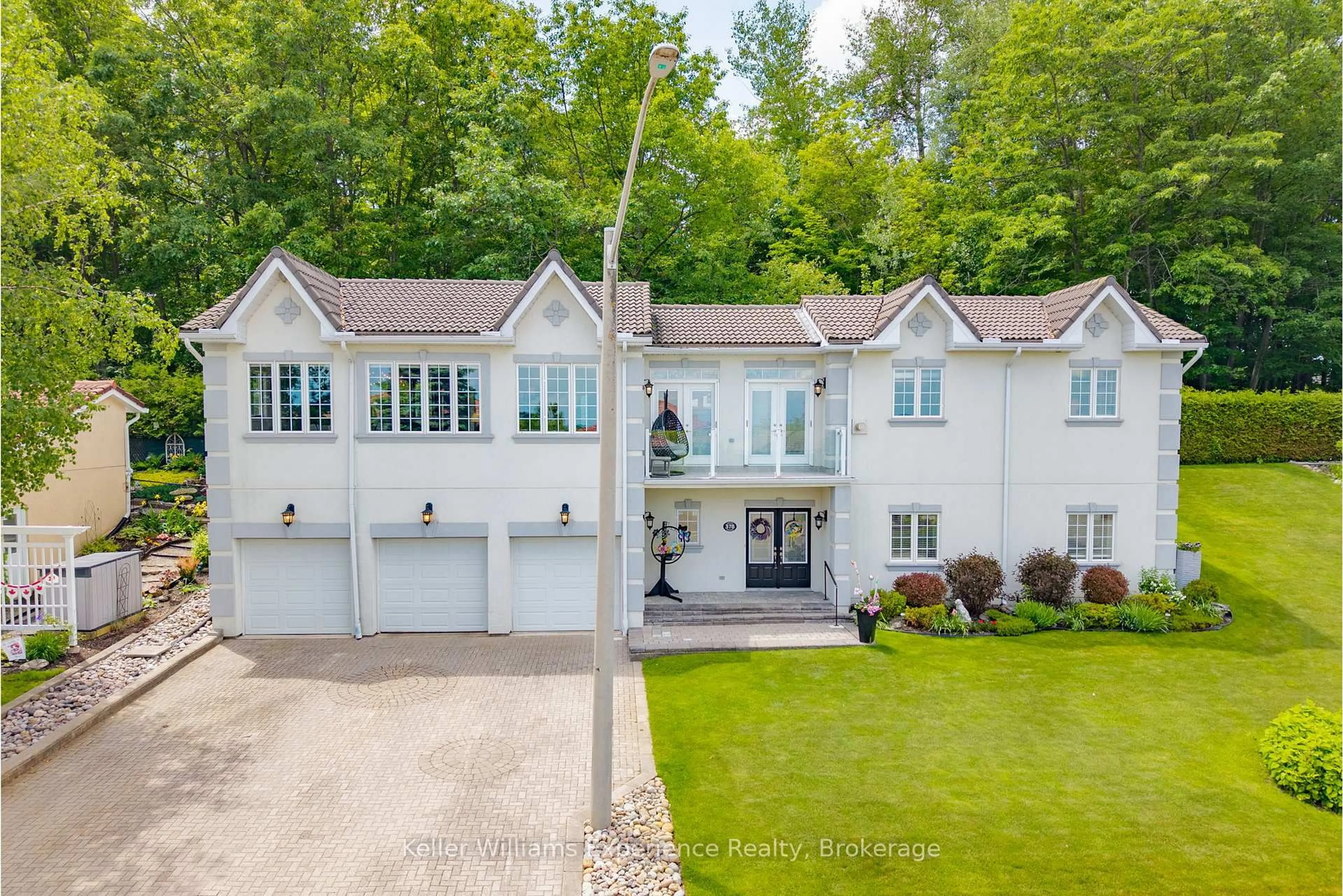 A pic from outside/outdoor area/front of a property/back of a property/a pic from drone, unknown for 378 ABERDEEN Blvd, Midland Ontario L4R 5M9