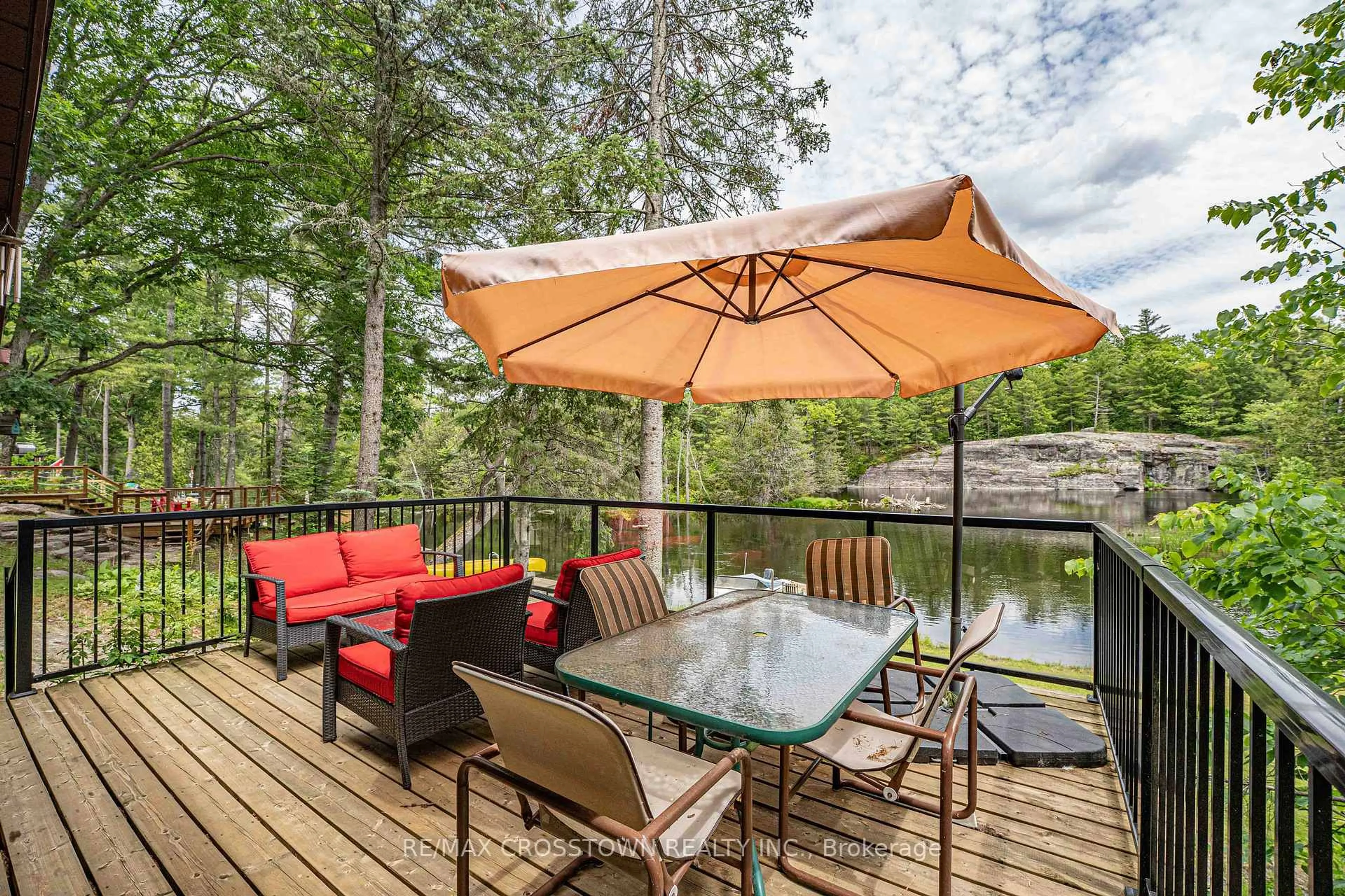 Patio, water/lake/river/ocean view for 3355 Riverdale Dr, Severn Ontario L0K 3B0
