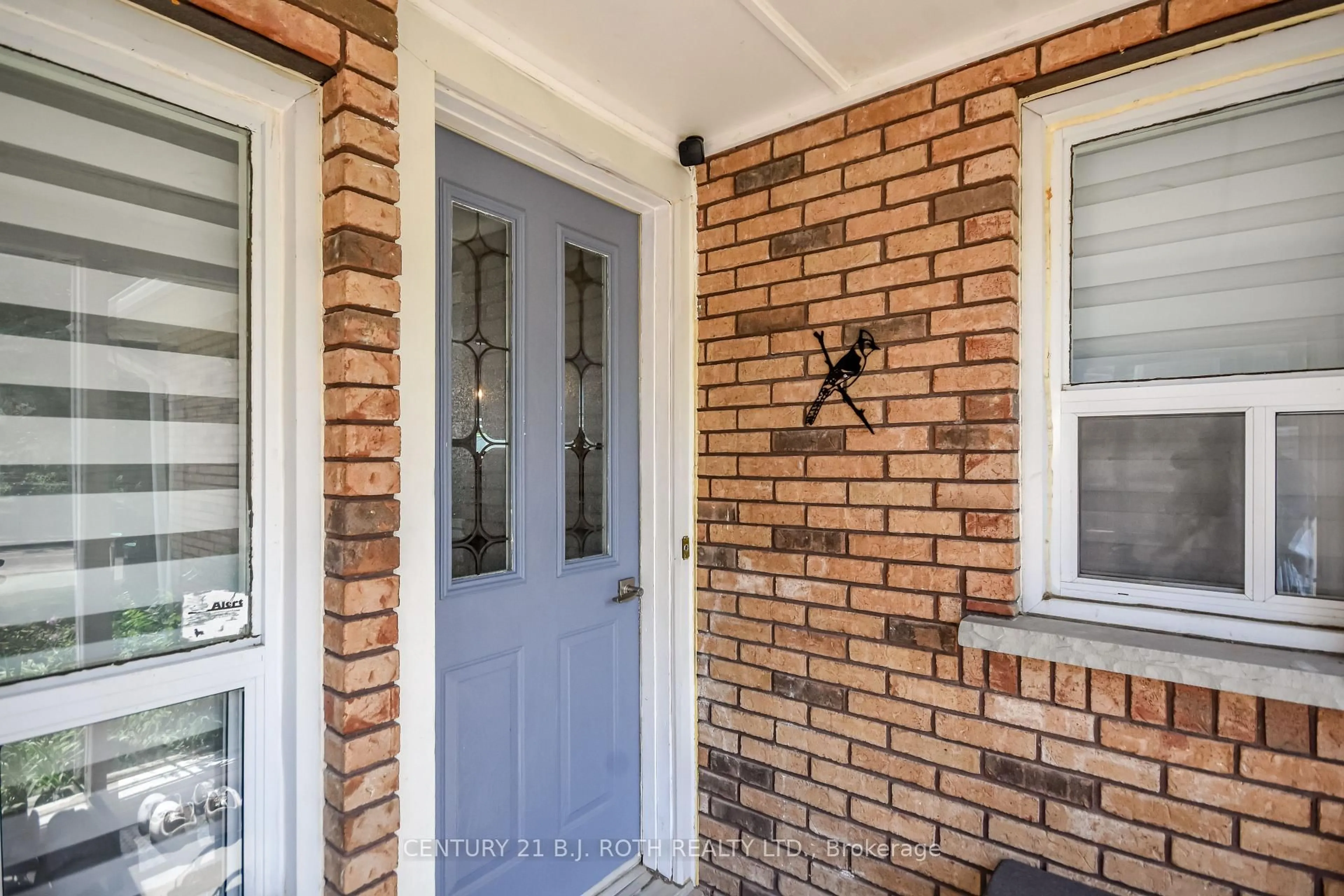 Home with brick exterior material, street for 7 WESLEY St, Barrie Ontario L4N 2A4