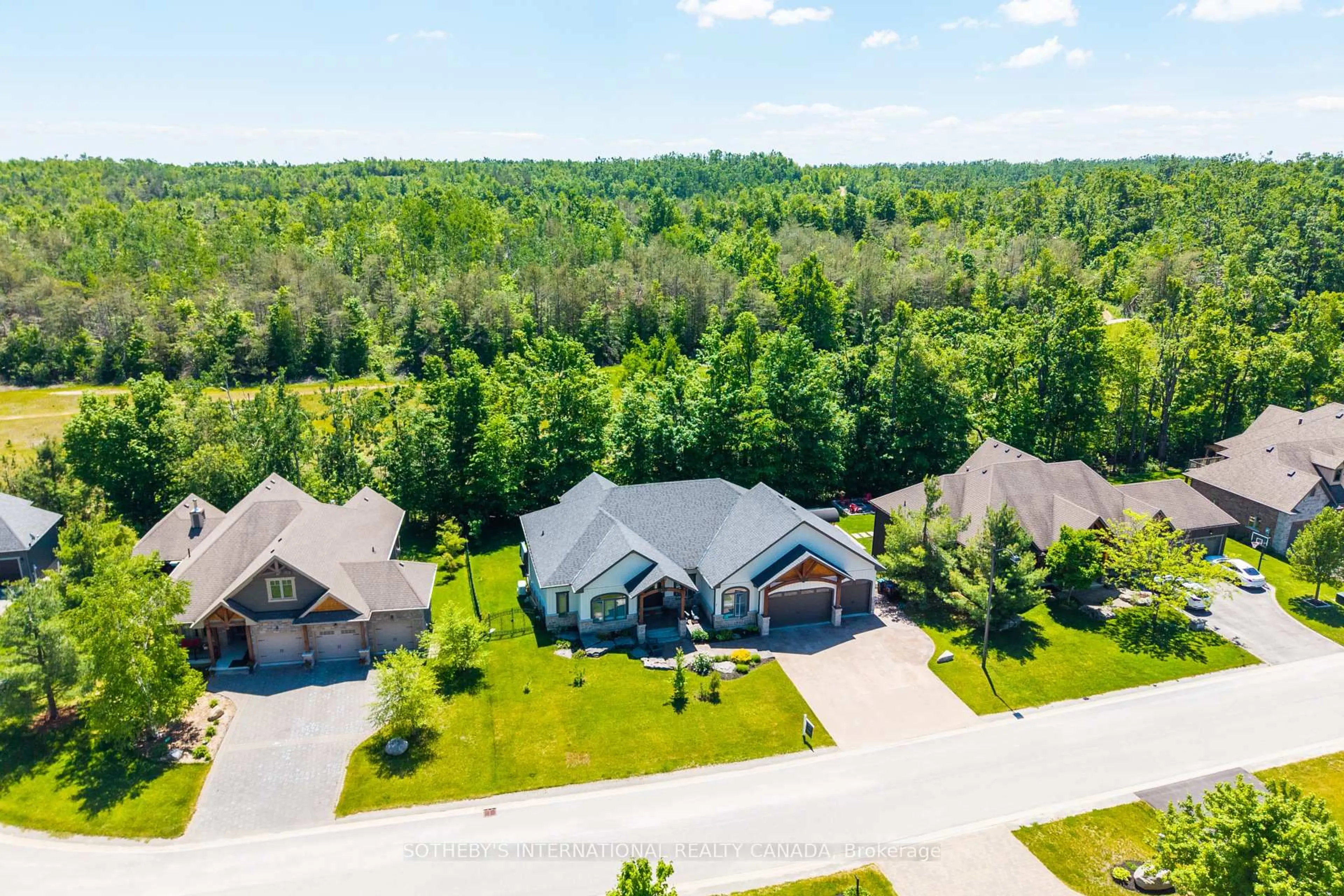 A pic from outside/outdoor area/front of a property/back of a property/a pic from drone, unknown for 7 Ridgewood Crt, Oro-Medonte Ontario L0L 2L0