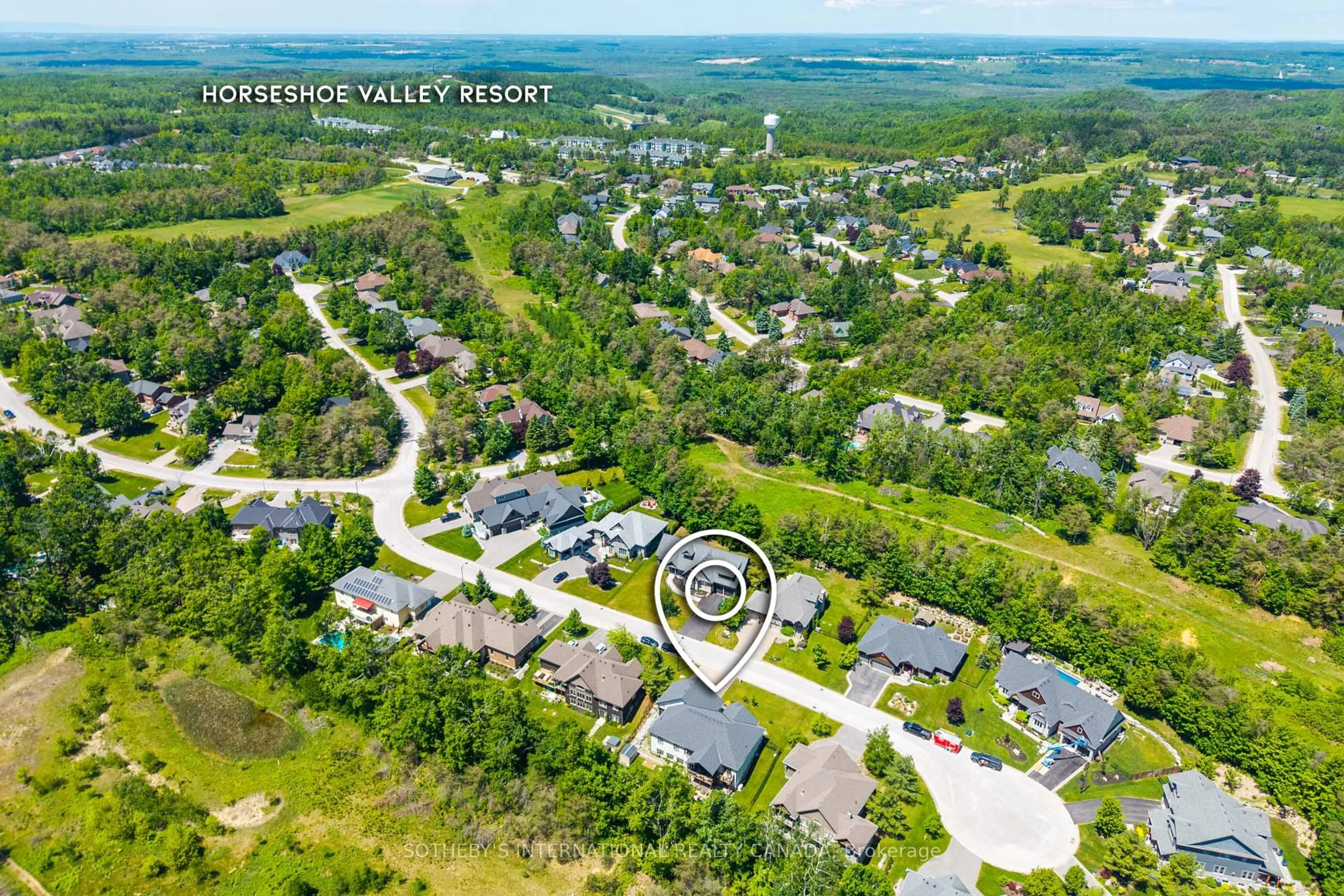 A pic from outside/outdoor area/front of a property/back of a property/a pic from drone, unknown for 7 Ridgewood Crt, Oro-Medonte Ontario L0L 2L0