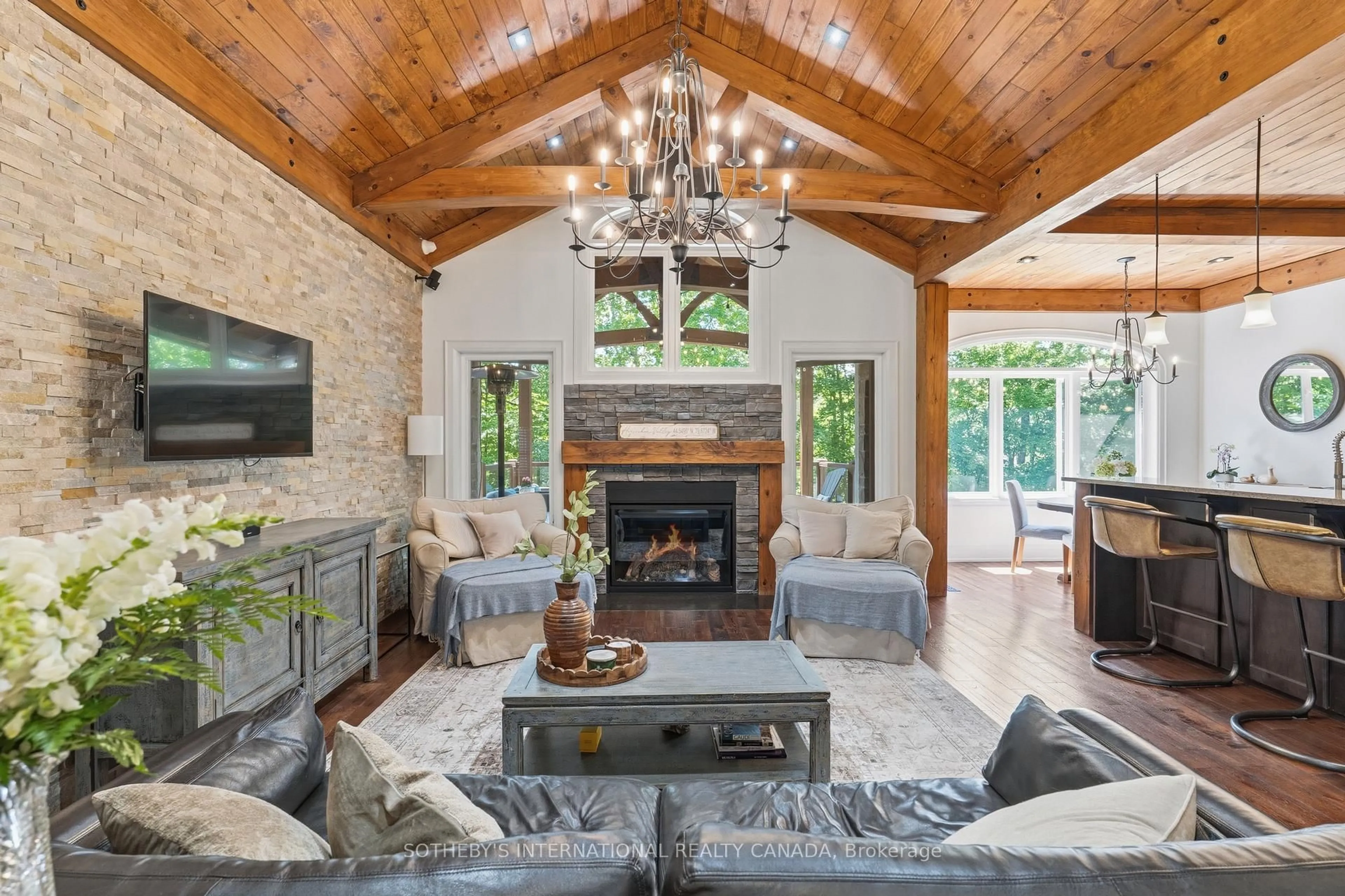 Living room with furniture, unknown for 7 Ridgewood Crt, Oro-Medonte Ontario L0L 2L0