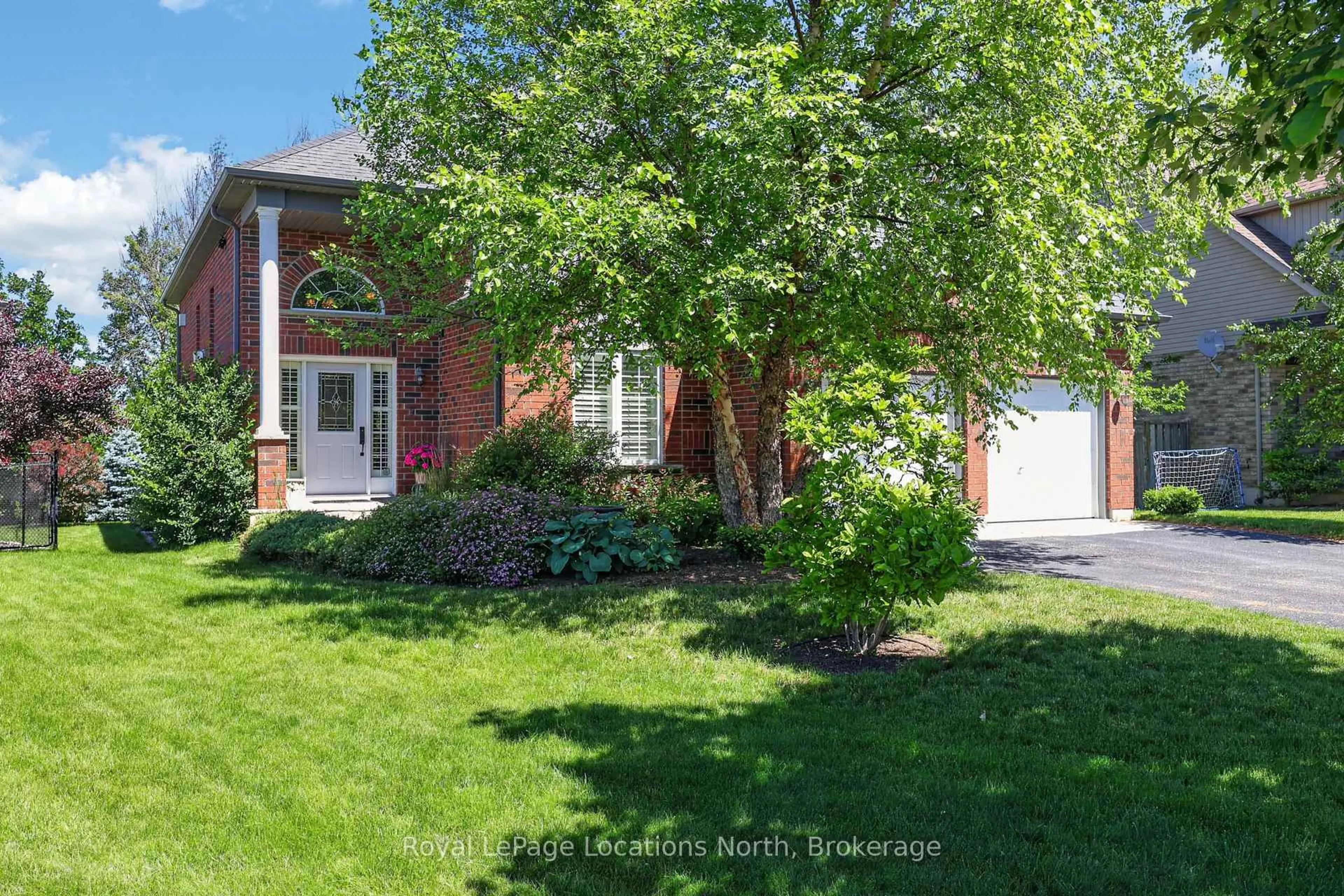 Home with brick exterior material, street for 47 Chamberlain Cres, Collingwood Ontario L9Y 0C9