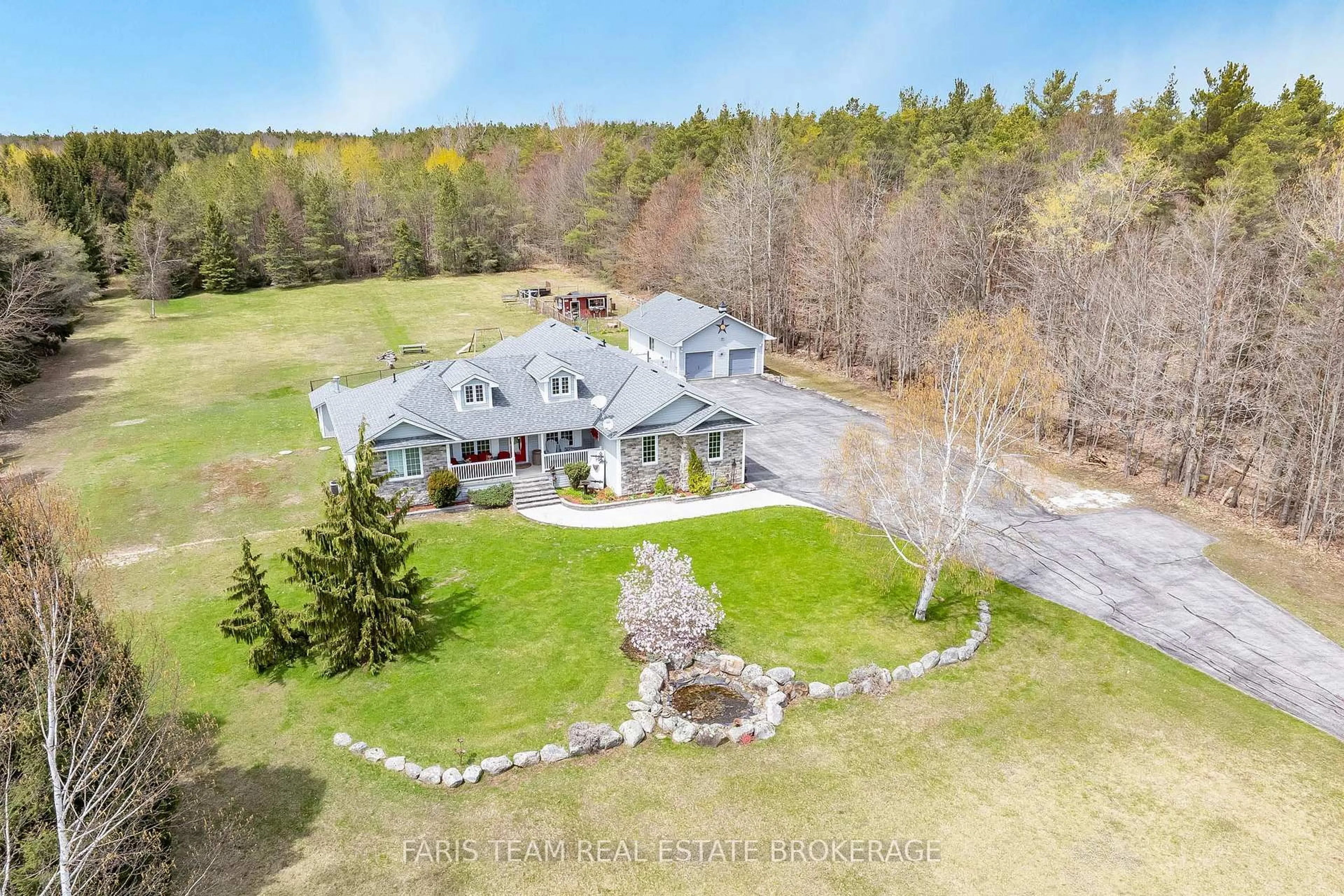 A pic from outside/outdoor area/front of a property/back of a property/a pic from drone, unknown for 34 Concession Road 8, Tiny Ontario L0L 2J0