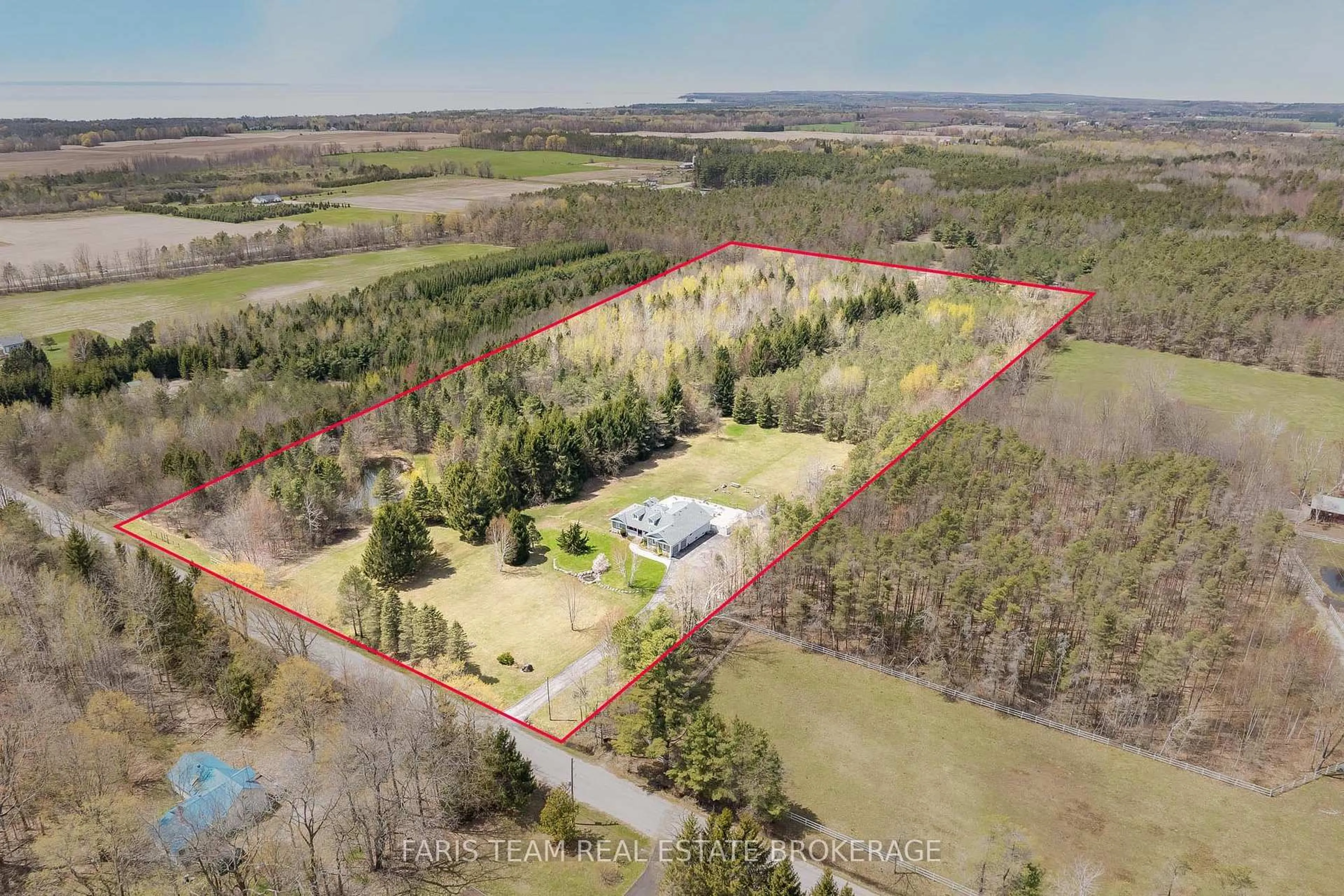 A pic from outside/outdoor area/front of a property/back of a property/a pic from drone, unknown for 34 Concession Road 8, Tiny Ontario L0L 2J0