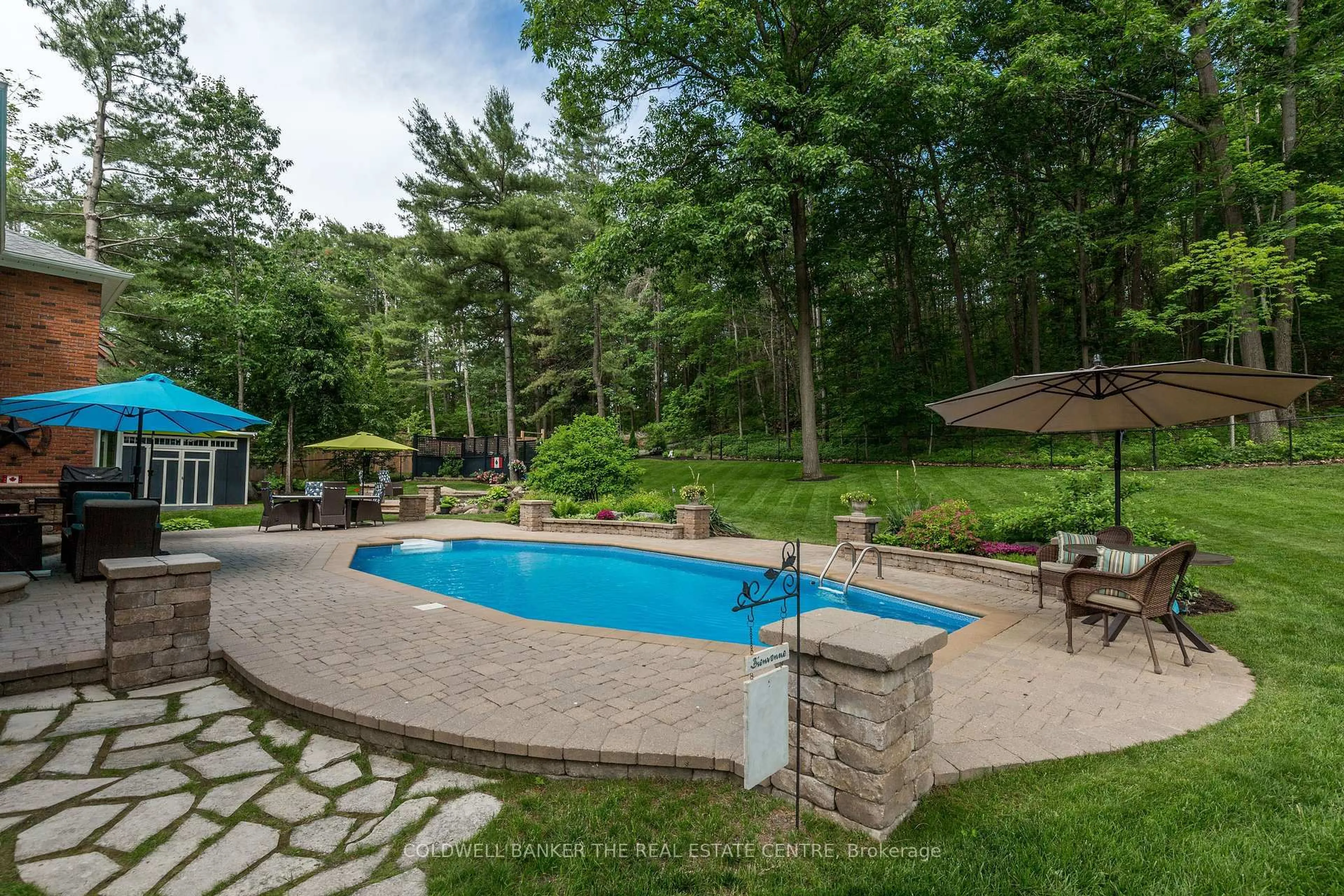 Pool for 12 Idlewood Dr, Springwater Ontario L9X 0P6