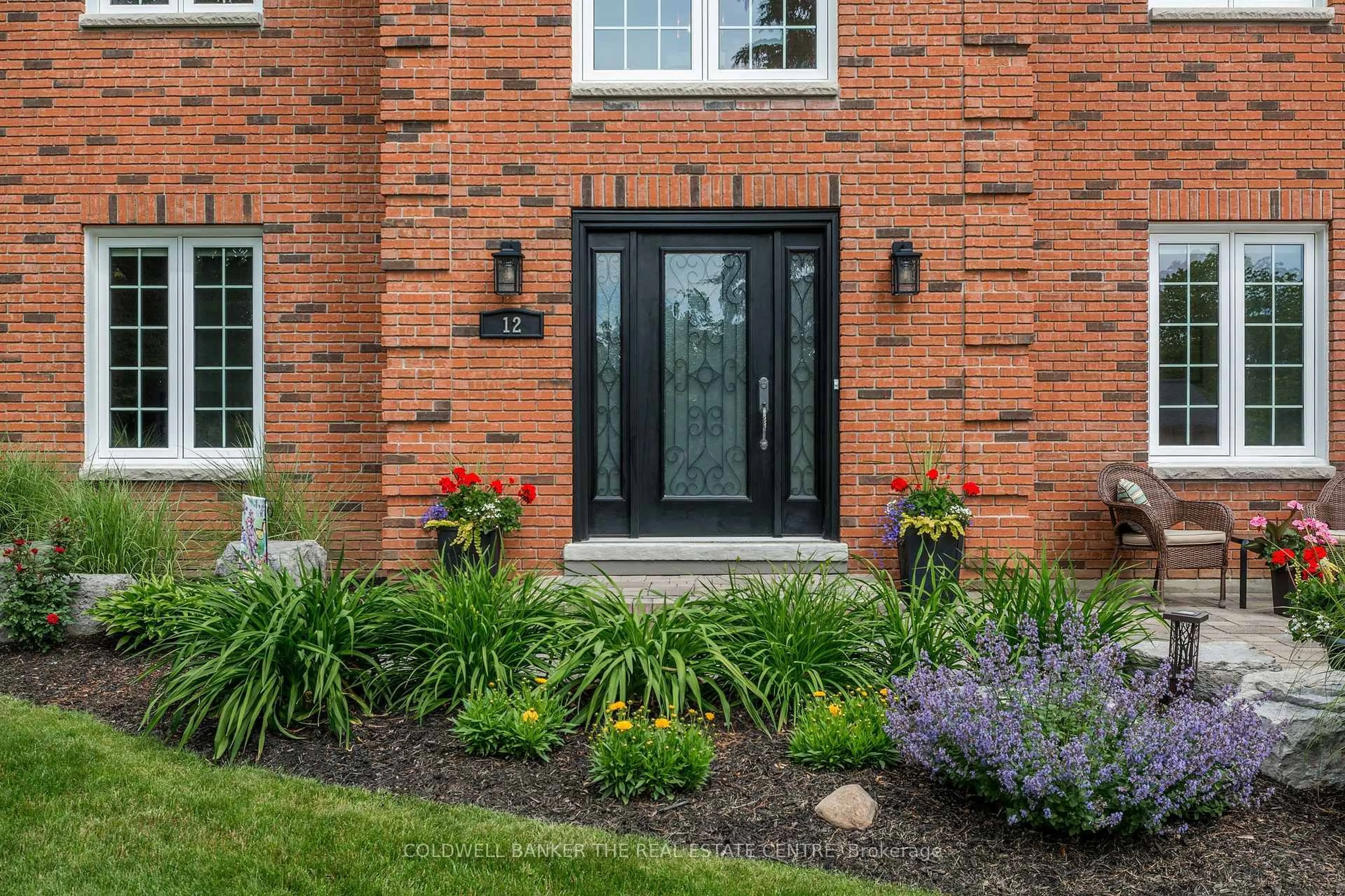 Indoor entryway for 12 Idlewood Dr, Springwater Ontario L9X 0P6