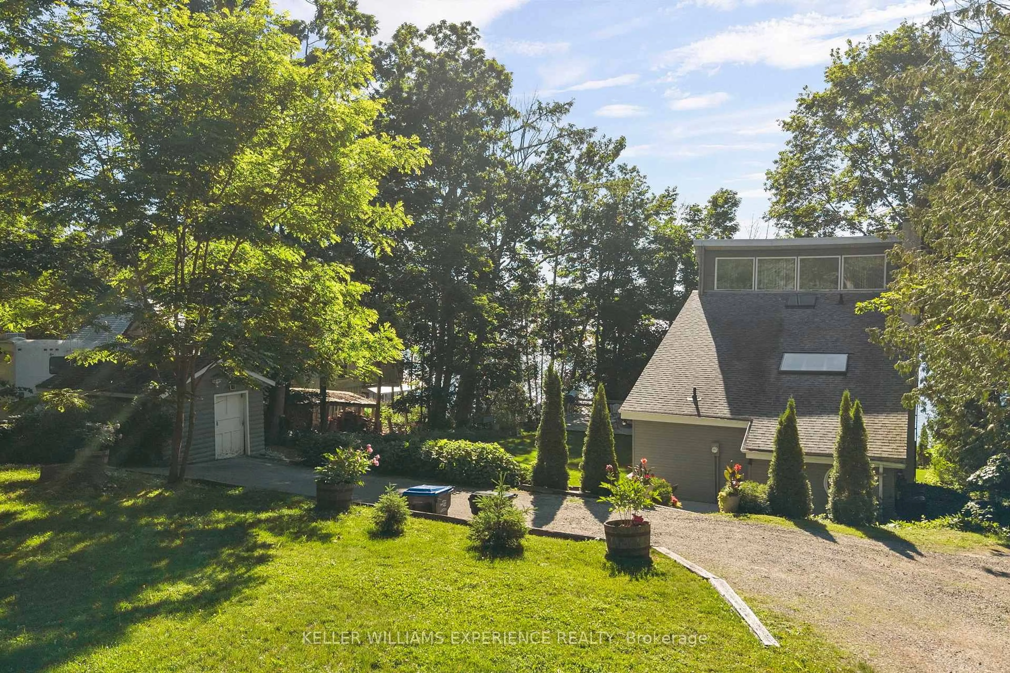 A pic from outside/outdoor area/front of a property/back of a property/a pic from drone, unknown for 127 Shoreline Dr, Oro-Medonte Ontario L3V 0K2