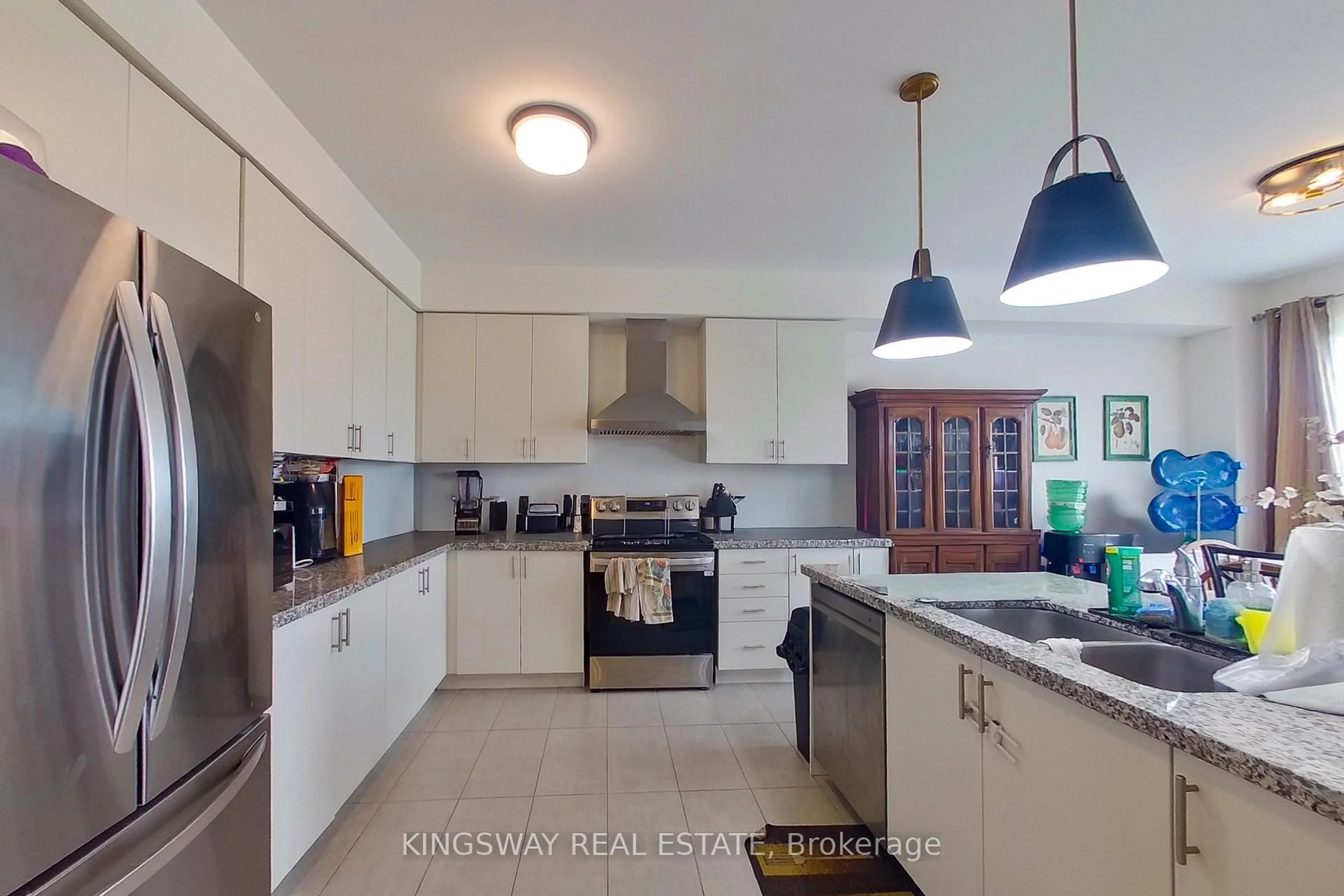 Open concept kitchen, ceramic/tile floor for 148 UNION Blvd, Wasaga Beach Ontario L9Z 0P1
