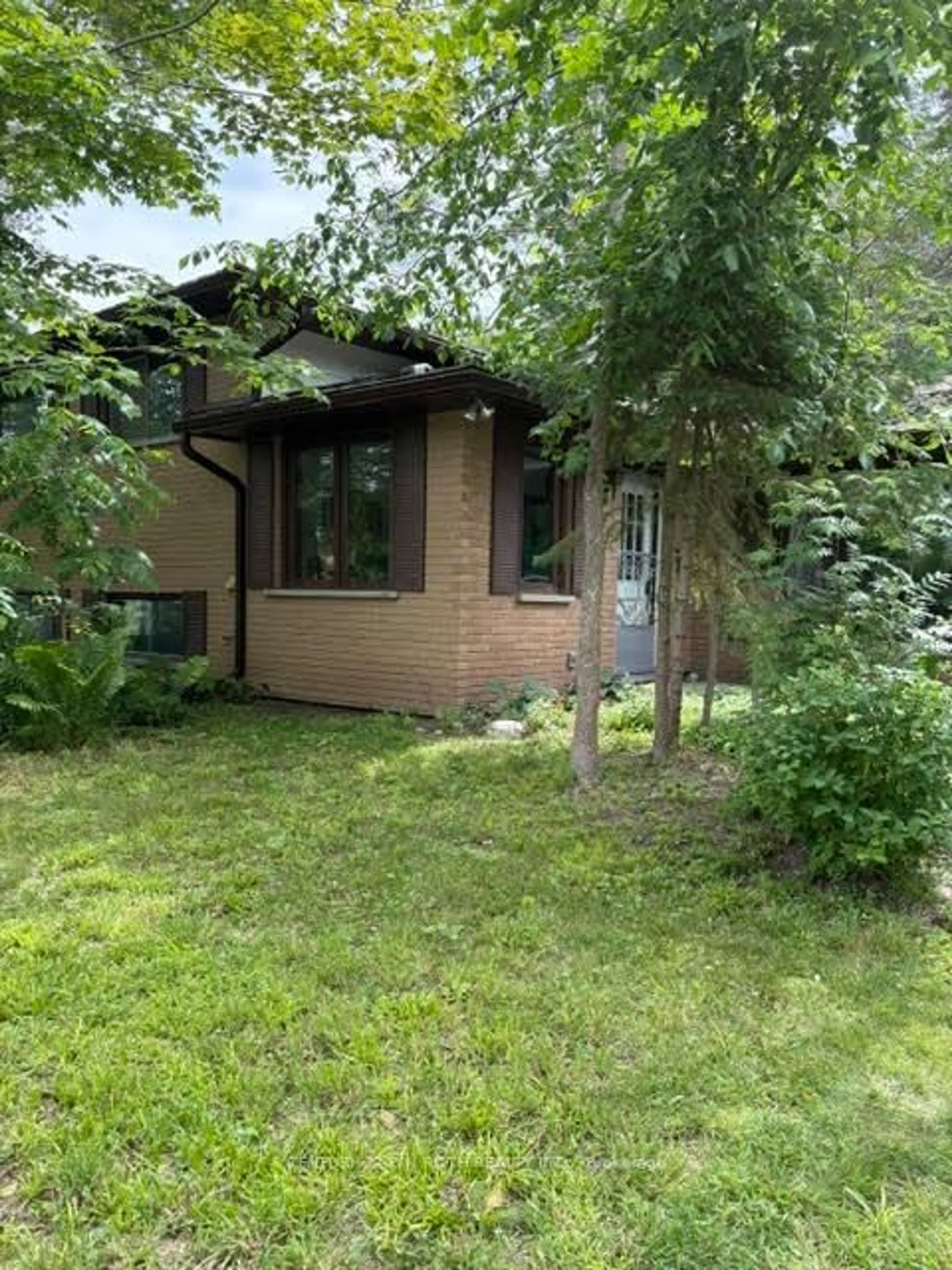 Home with brick exterior material, street for 427 Sundial Dr, Orillia Ontario L3V 4A7