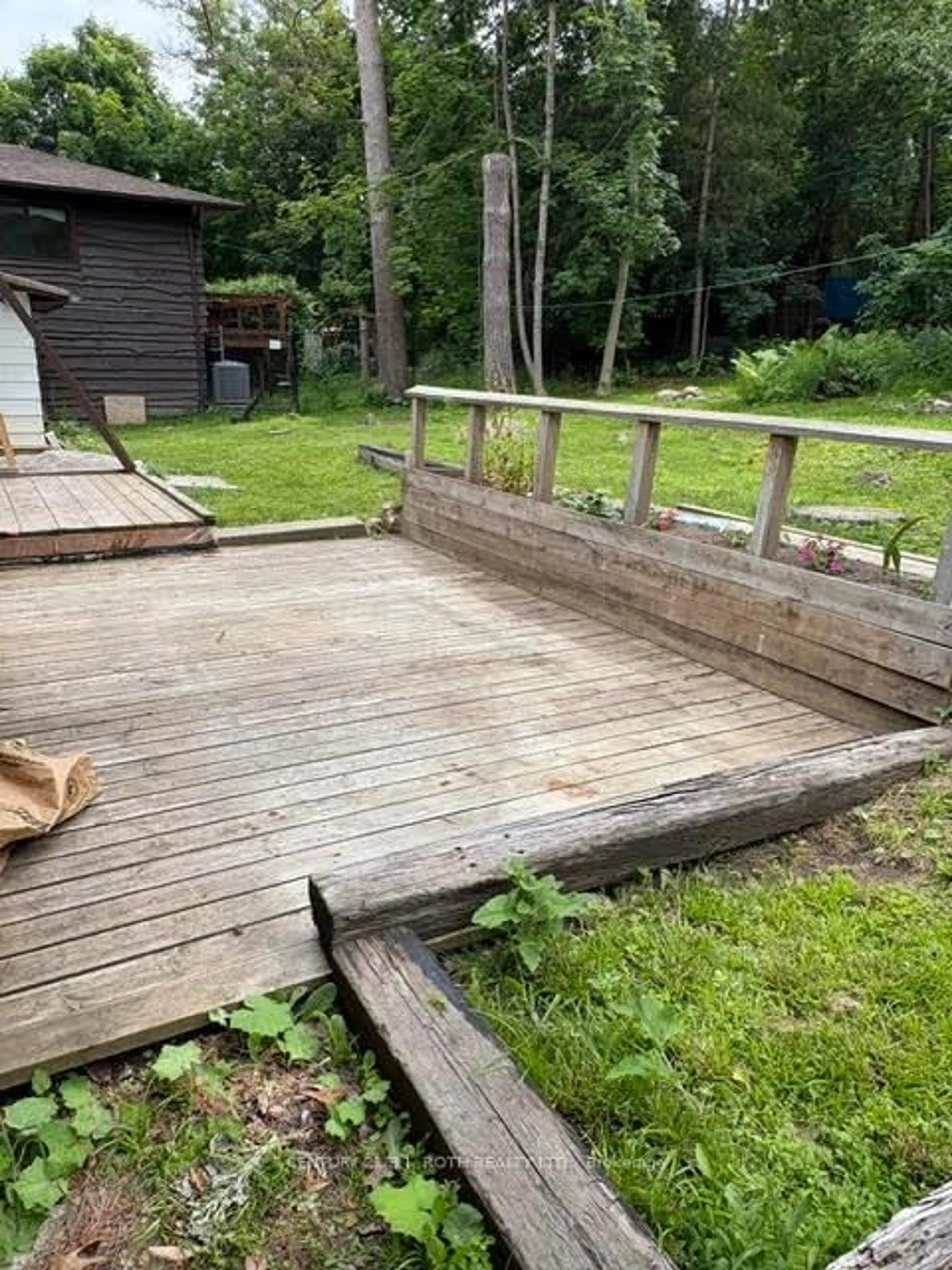 Patio, unknown for 427 Sundial Dr, Orillia Ontario L3V 4A7