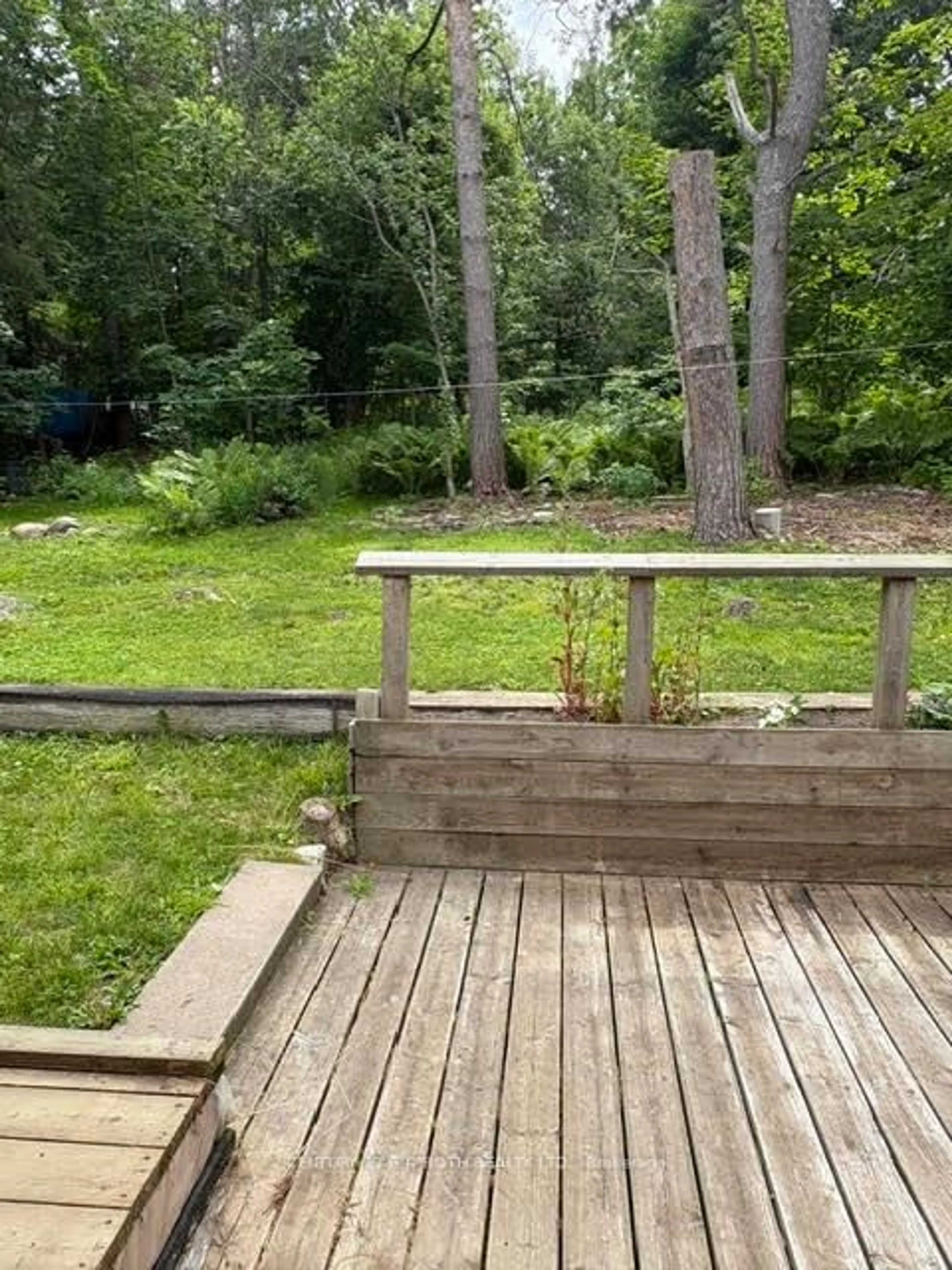 Patio, forest/trees view for 427 Sundial Dr, Orillia Ontario L3V 4A7