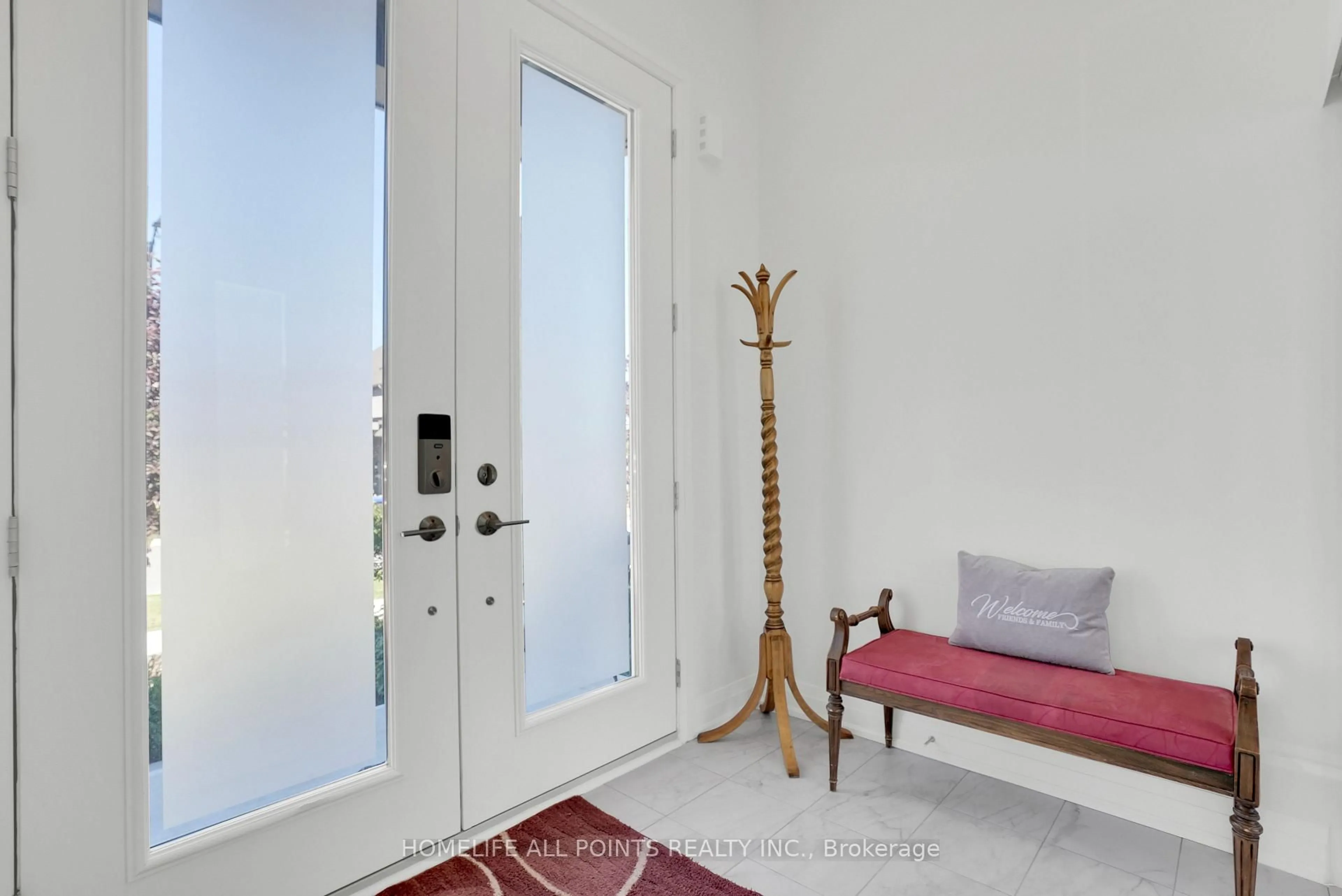 Indoor entryway for 17 Sweet Cicely St, Springwater Ontario L9X 2C7
