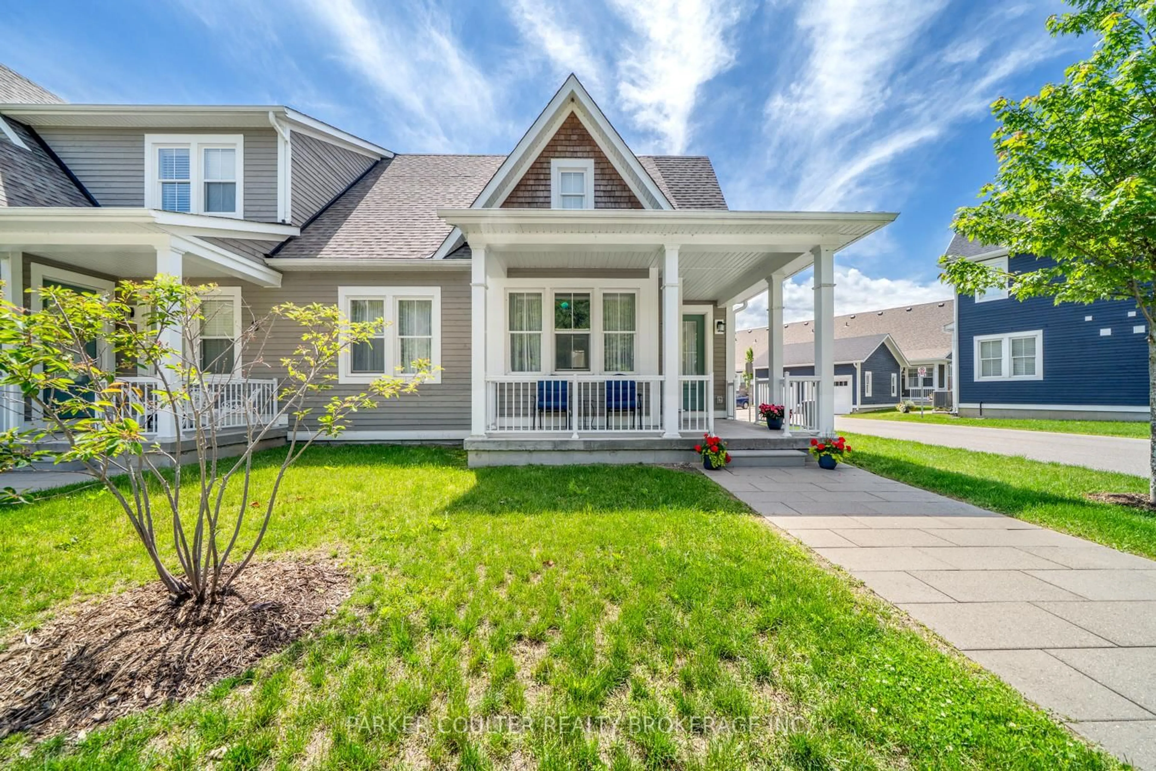 Home with vinyl exterior material, street for 1 Samantha Lane, Midland Ontario L4R 0H4