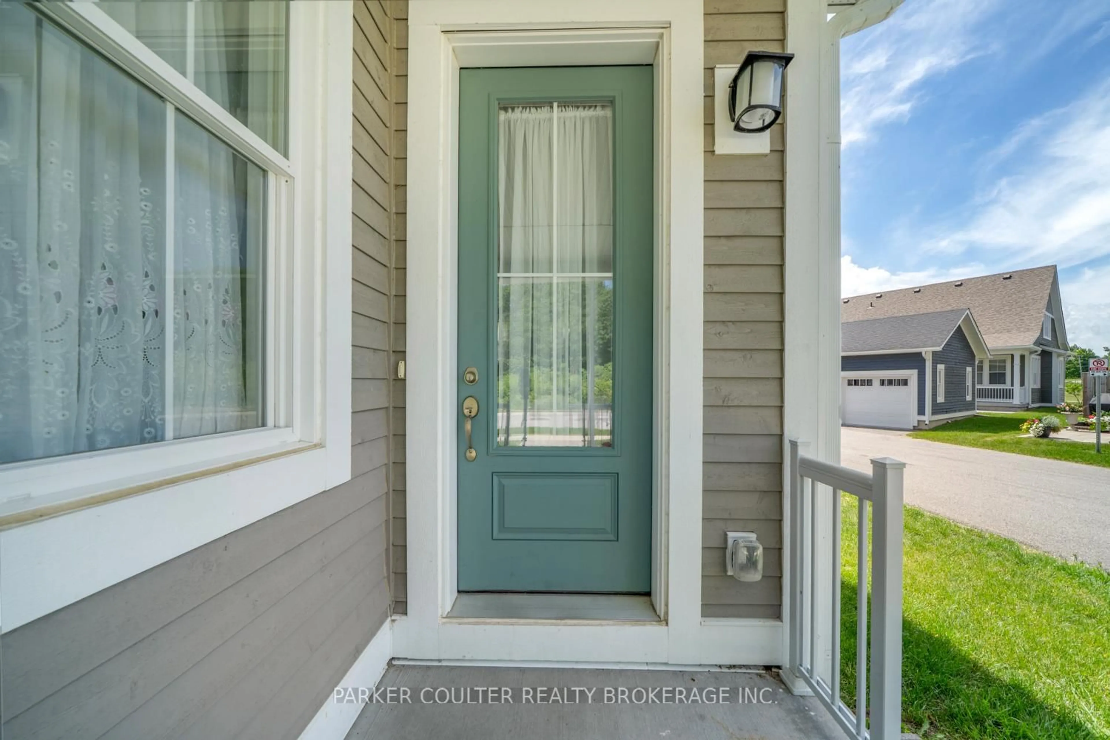 Indoor entryway for 1 Samantha Lane, Midland Ontario L4R 0H4