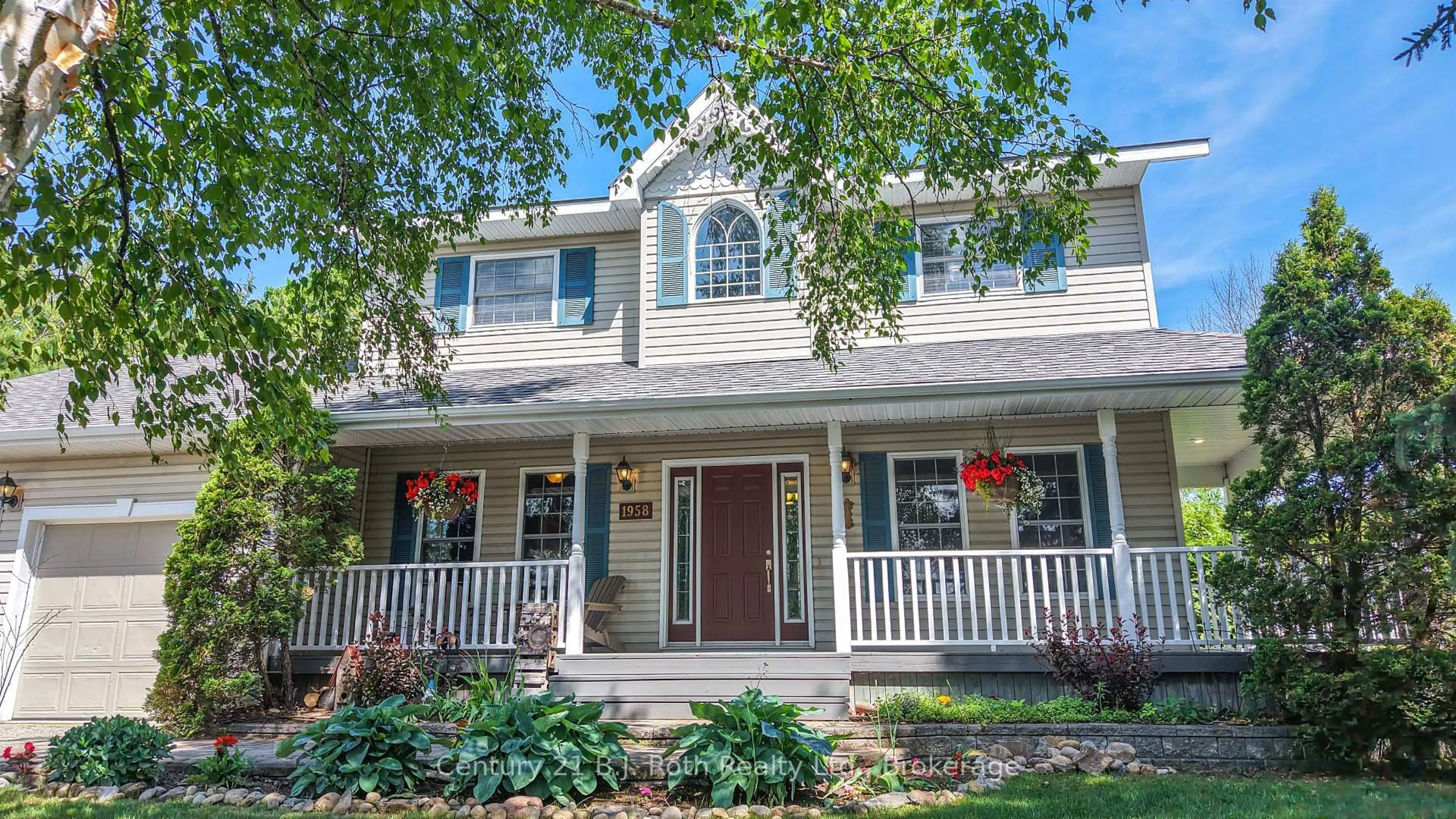 Home with vinyl exterior material, street for 1958 Confederation Dr, Severn Ontario L3V 7L1