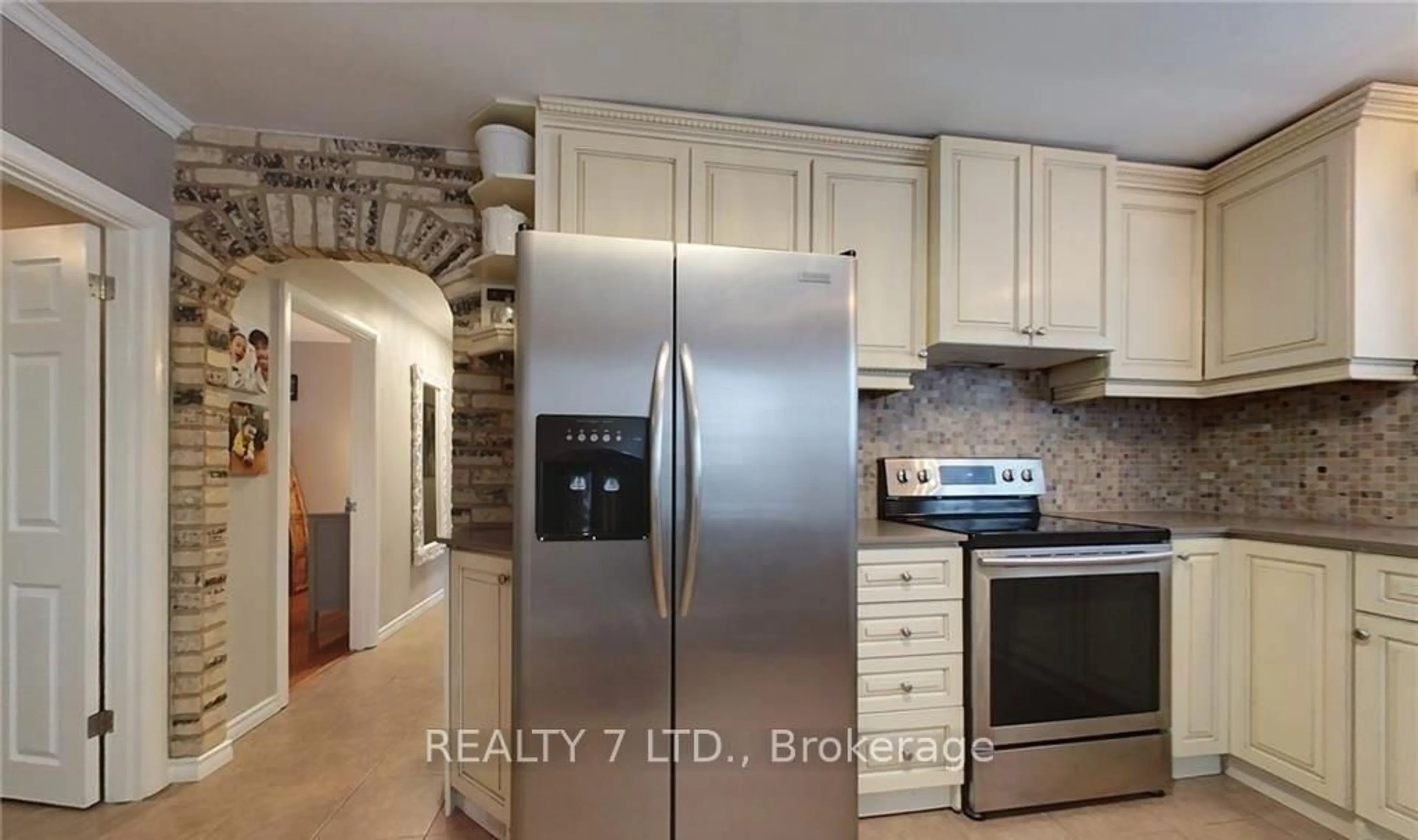 Unknown for 270 JAMES St, Orillia Ontario L3V 1M2