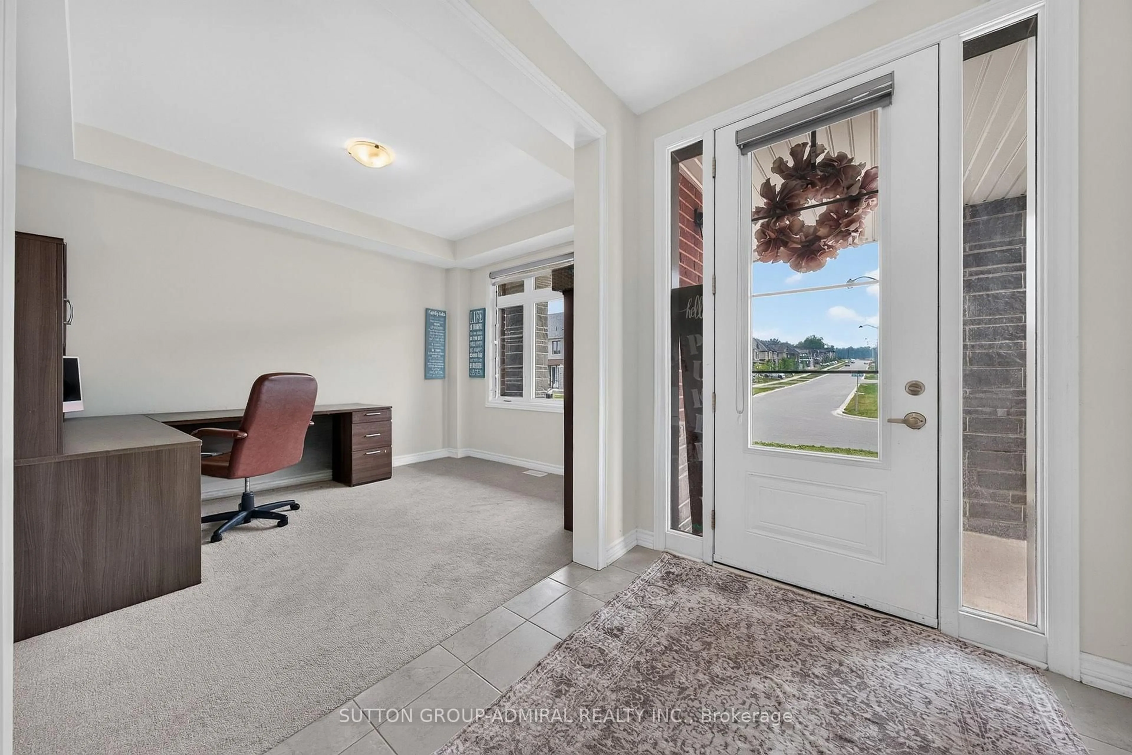 Indoor foyer for 76 CALYPSO Ave, Springwater Ontario L9X 2C5
