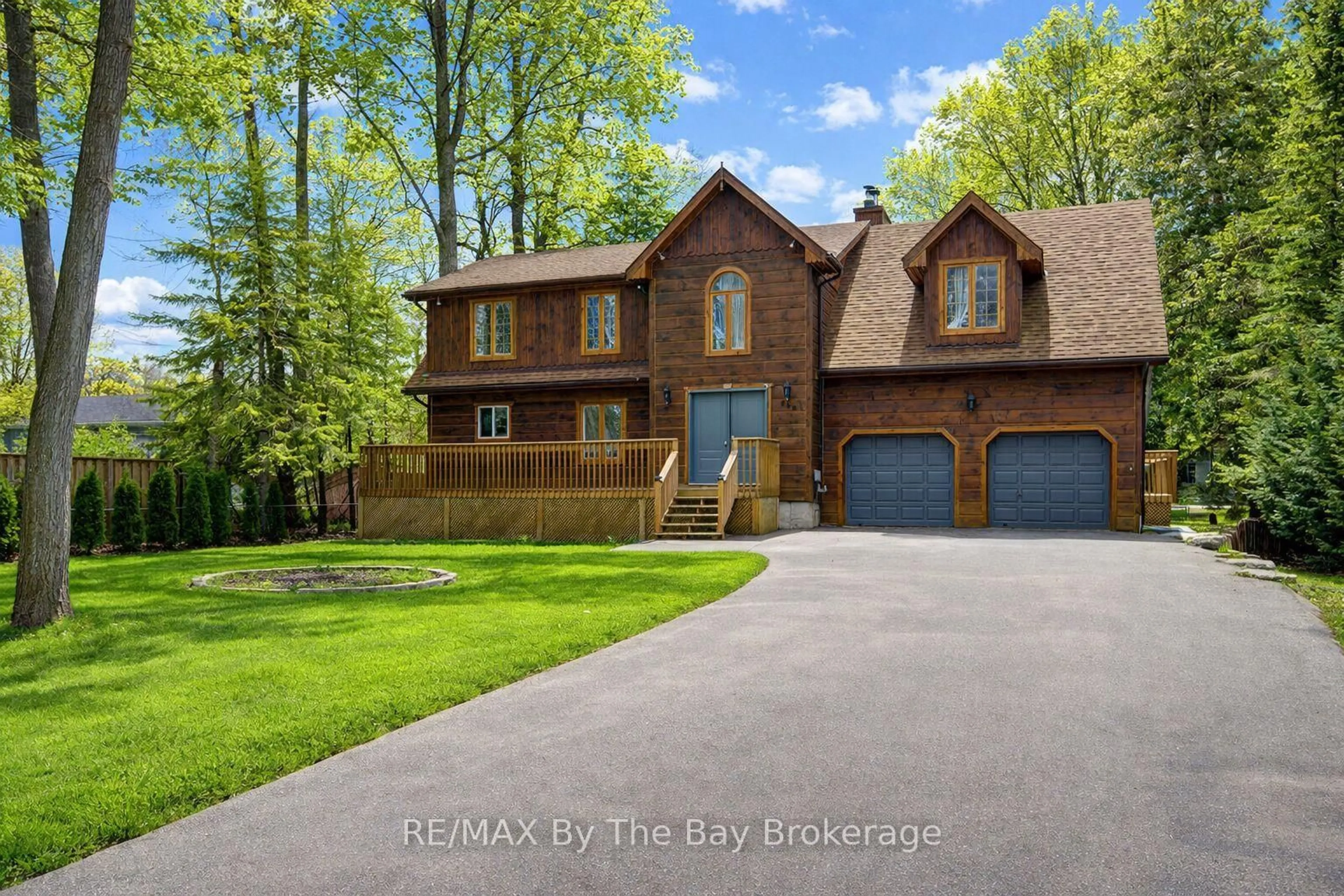 Home with brick exterior material, water/lake/river/ocean view for 646 Oxbow Park Dr, Wasaga Beach Ontario L9Z 2V2