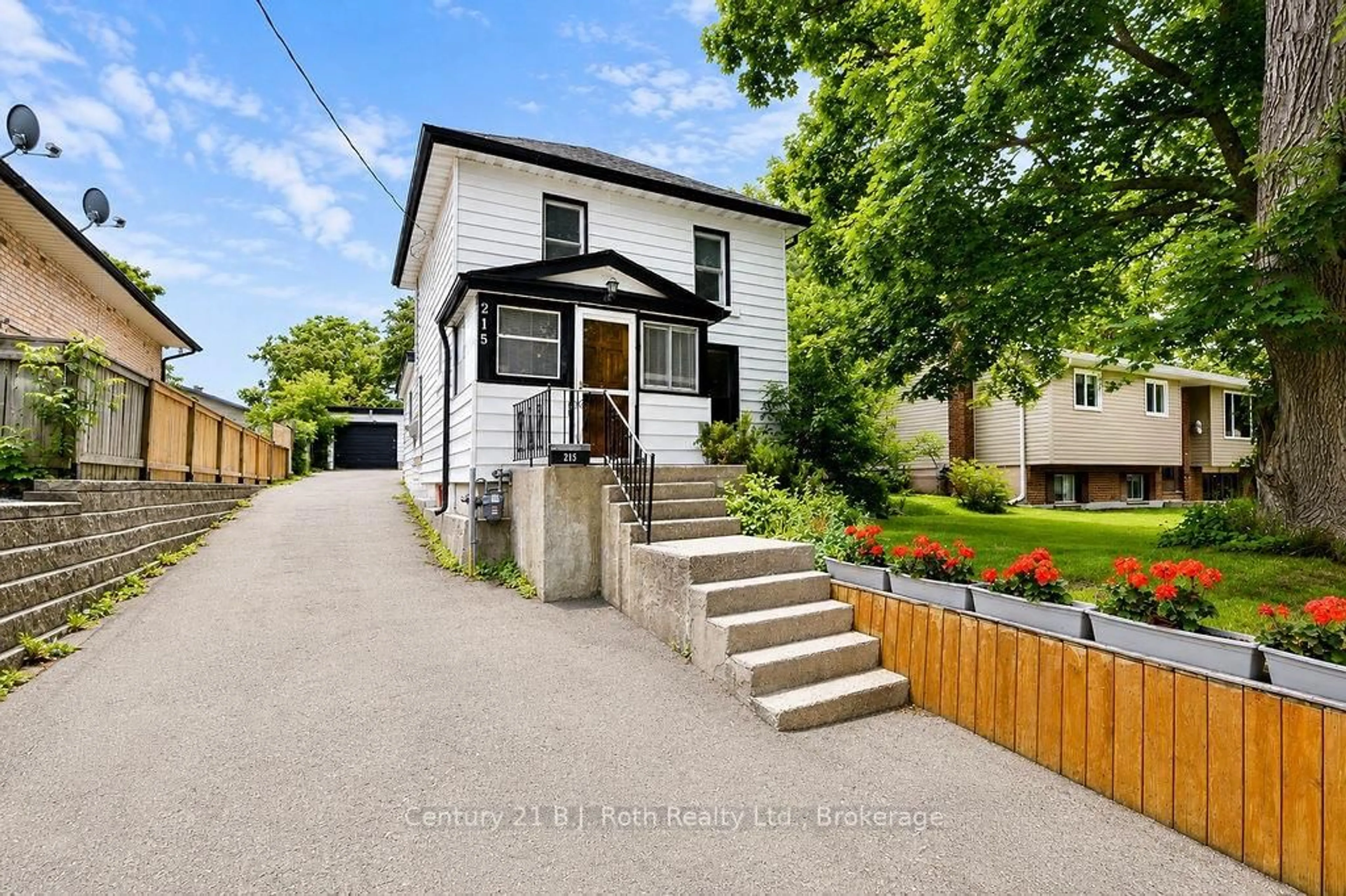 Unknown for 215 Oxford St, Orillia Ontario L3V 1H6