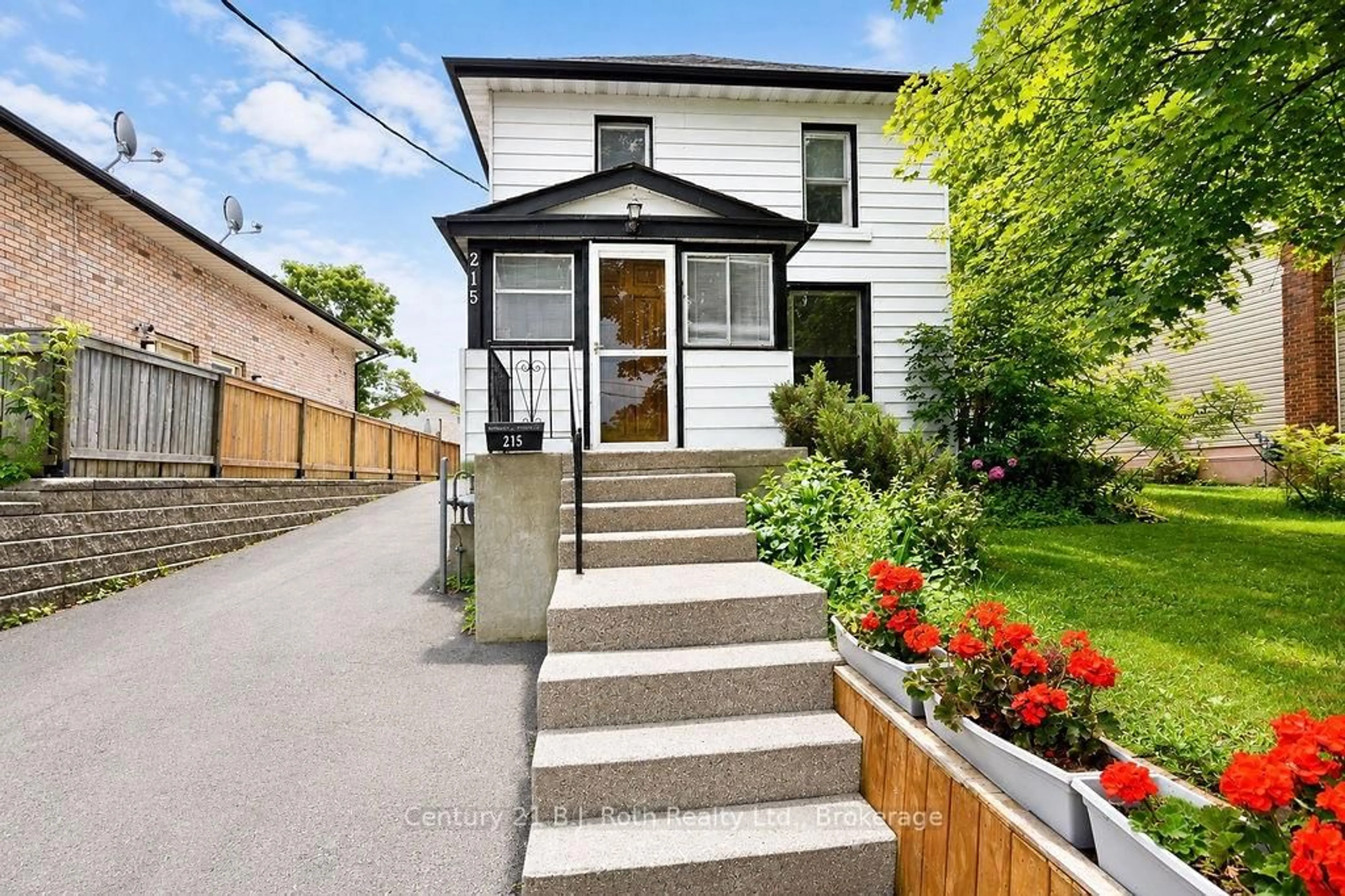 Unknown for 215 Oxford St, Orillia Ontario L3V 1H6